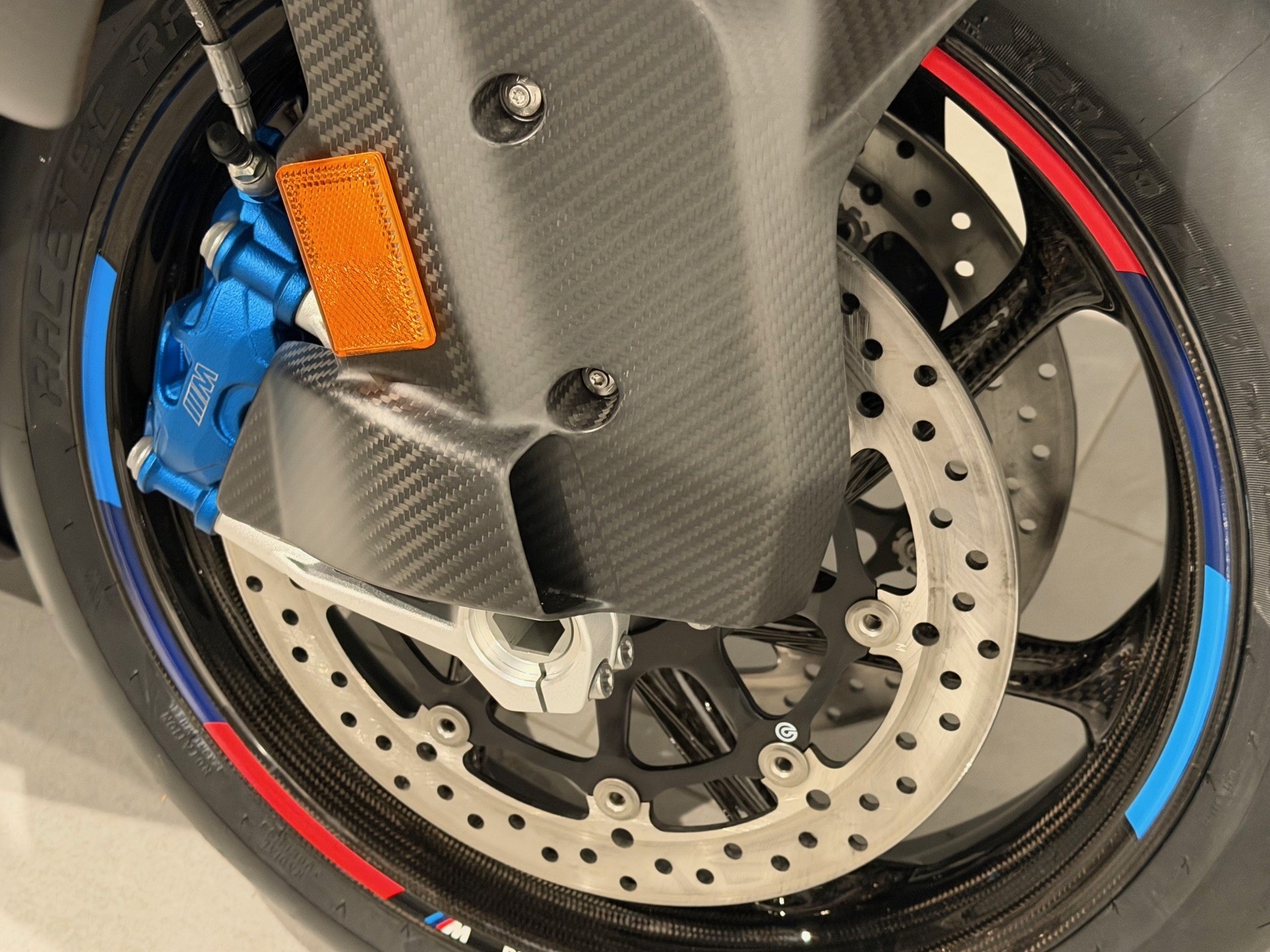 BMW M 1000 RR-image-8