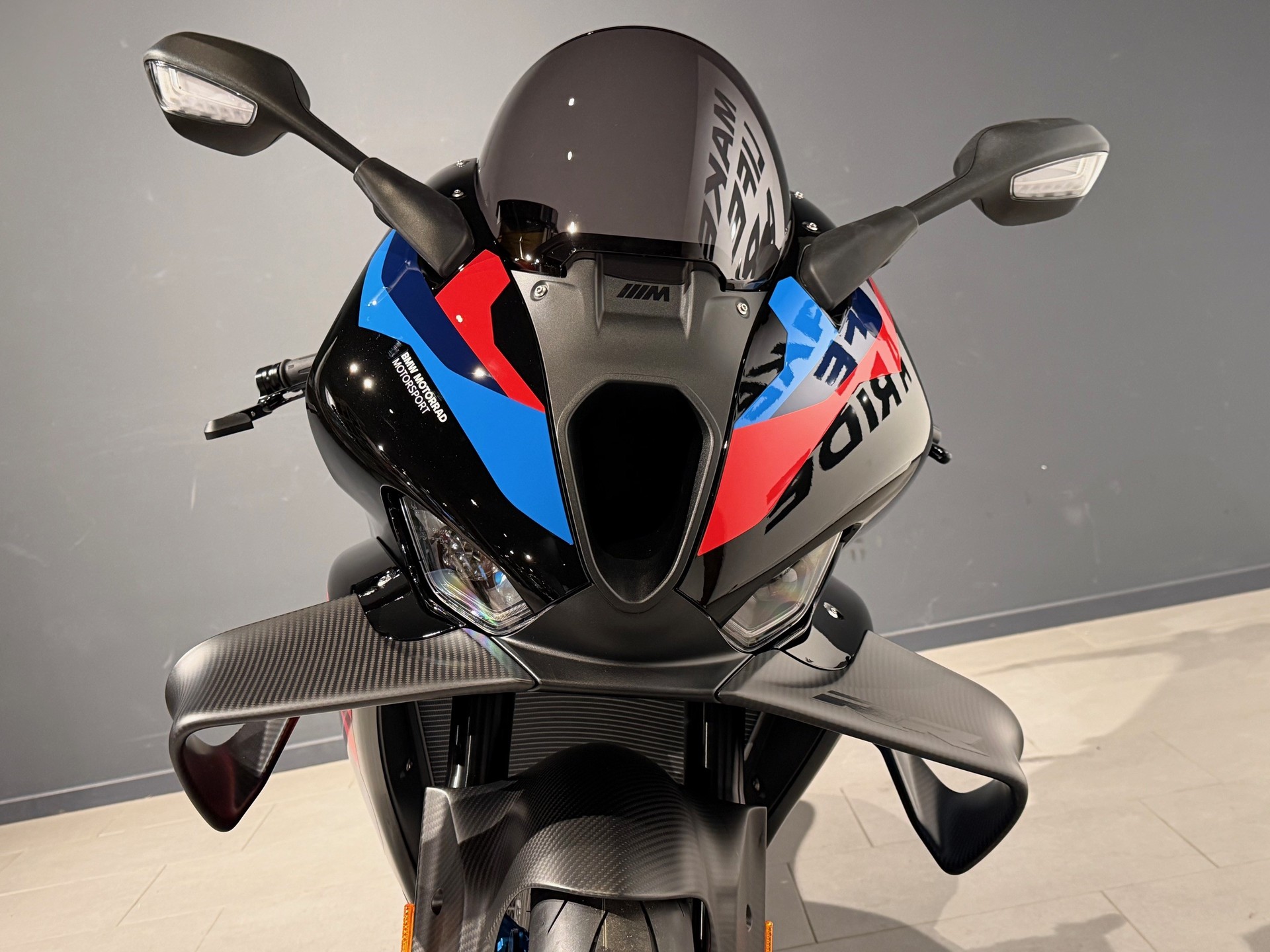 BMW M 1000 RR-image-6