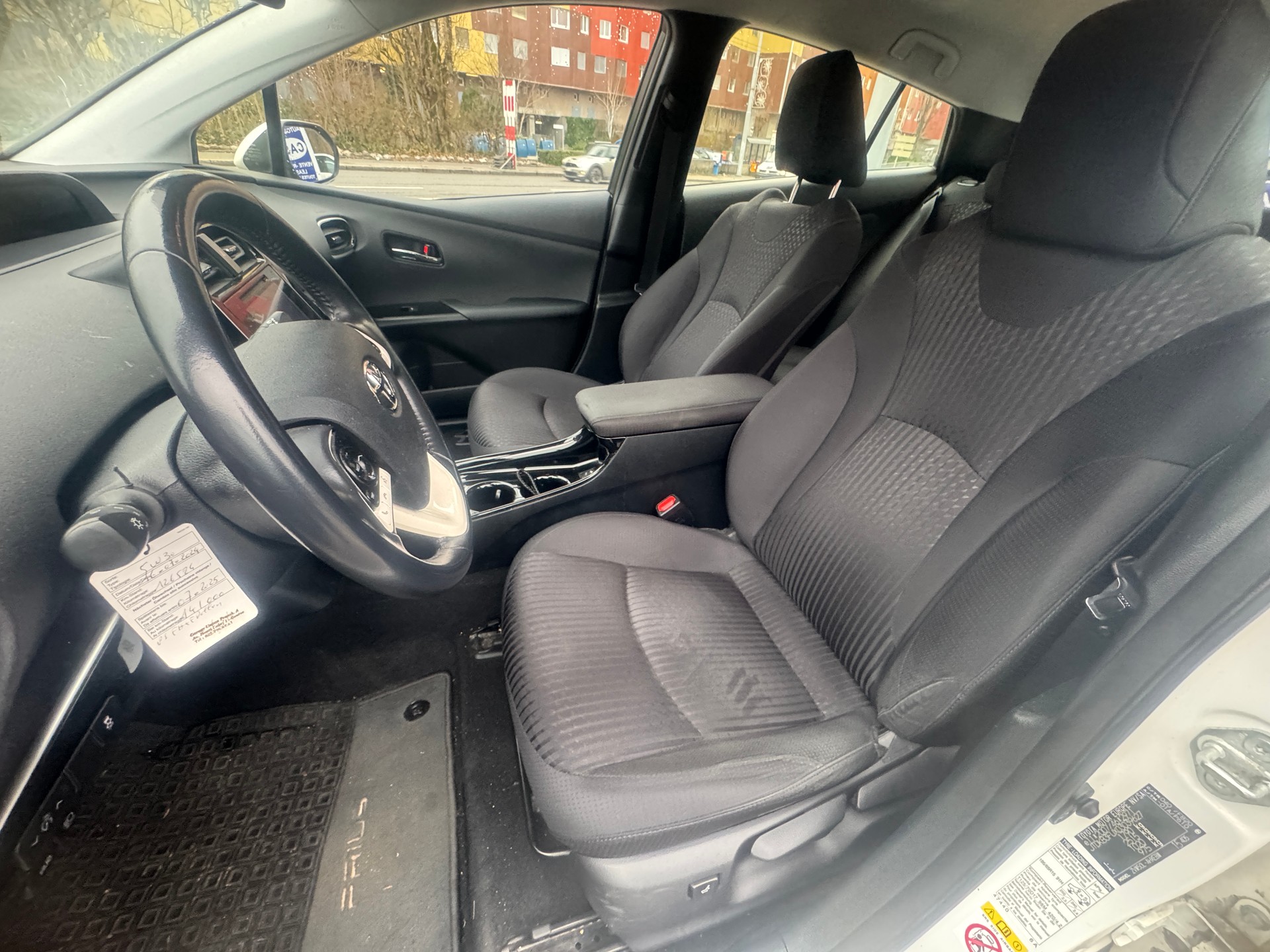 TOYOTA Prius 1.8 VVT-i Plug-in Hybrid Premium-image-6