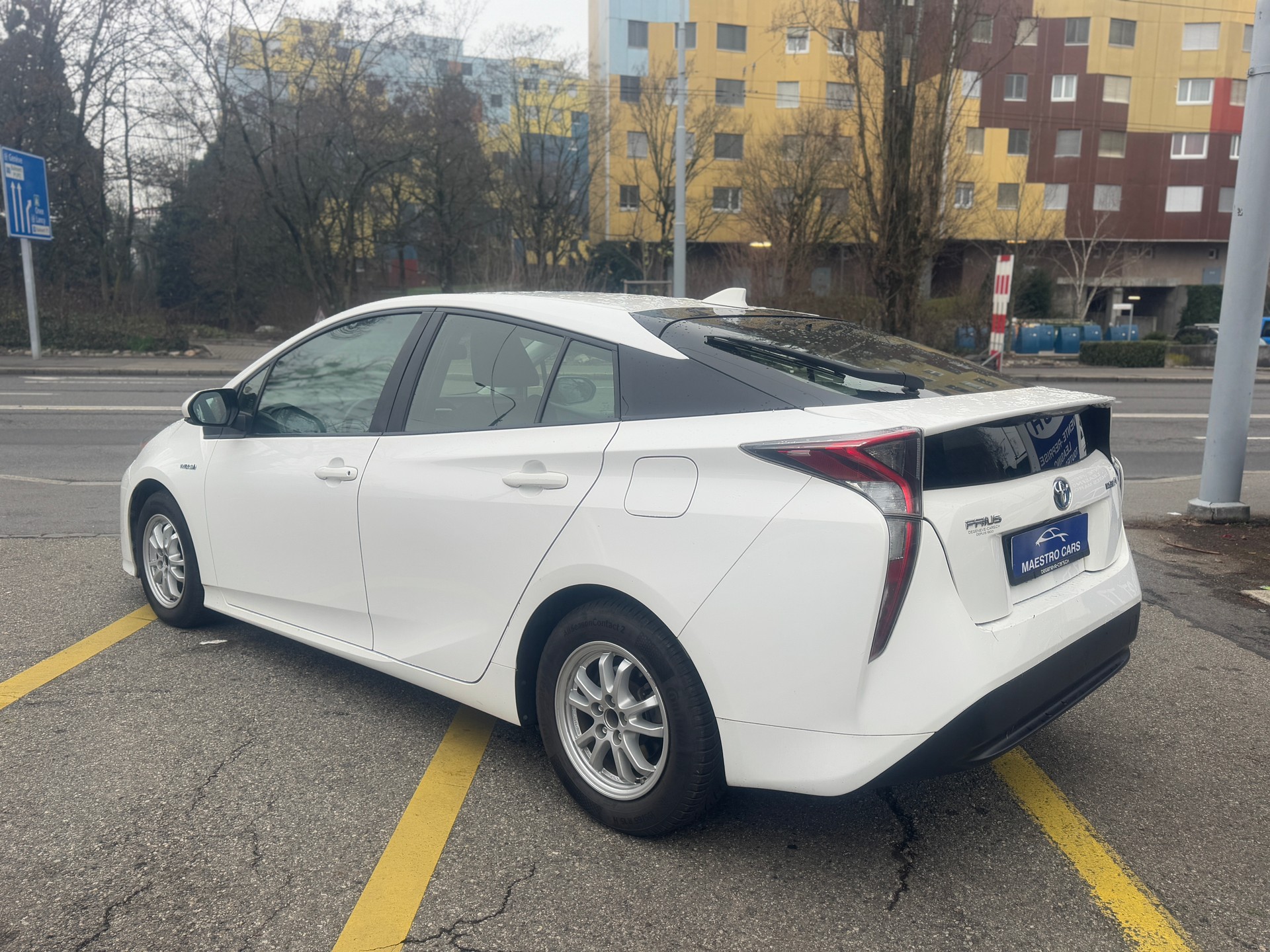 TOYOTA Prius 1.8 VVT-i Plug-in Hybrid Premium-image-2