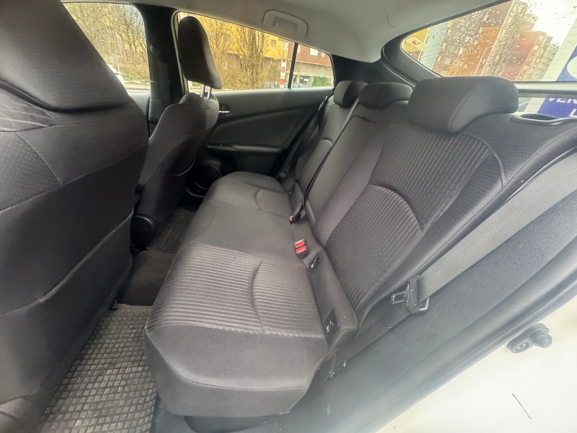 TOYOTA Prius 1.8 VVT-i Plug-in Hybrid Premium-image-9