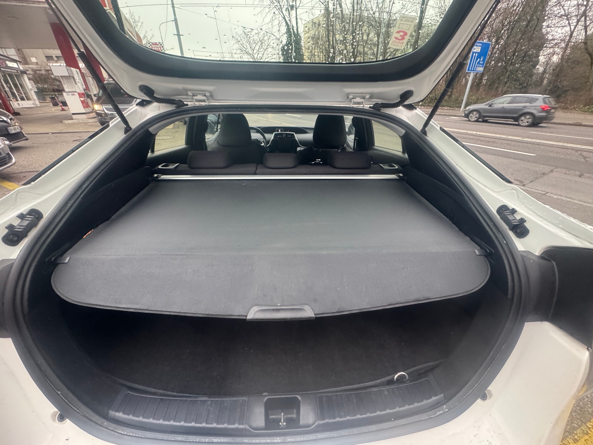 TOYOTA Prius 1.8 VVT-i Plug-in Hybrid Premium-image-11