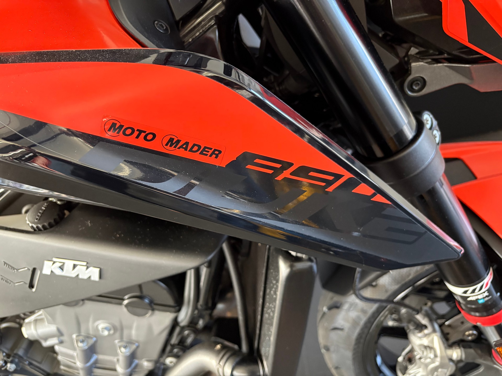 KTM 890 Duke L-image-1