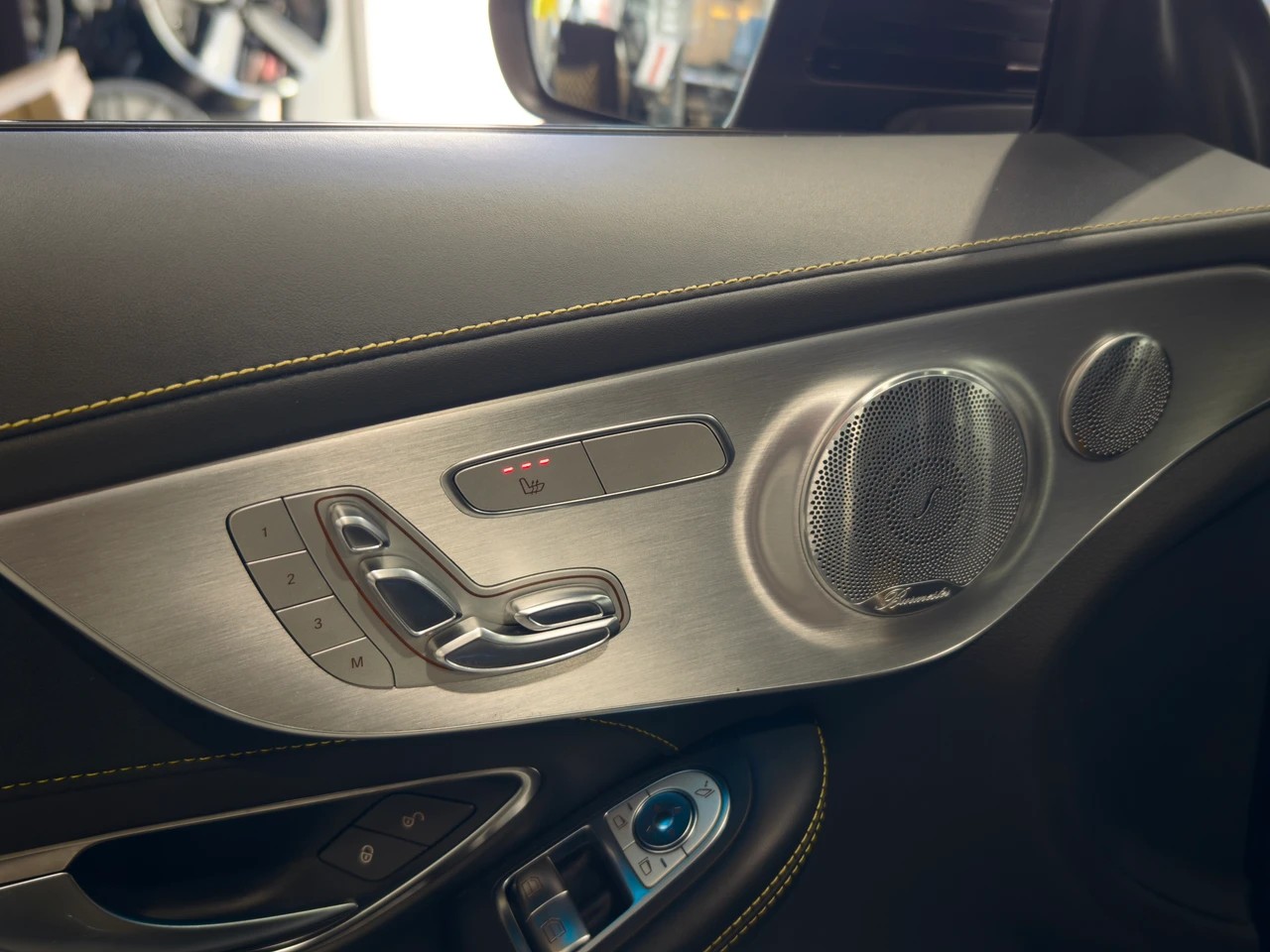 MERCEDES-BENZ C 63 S AMG Coupé EDITION 1-image-13