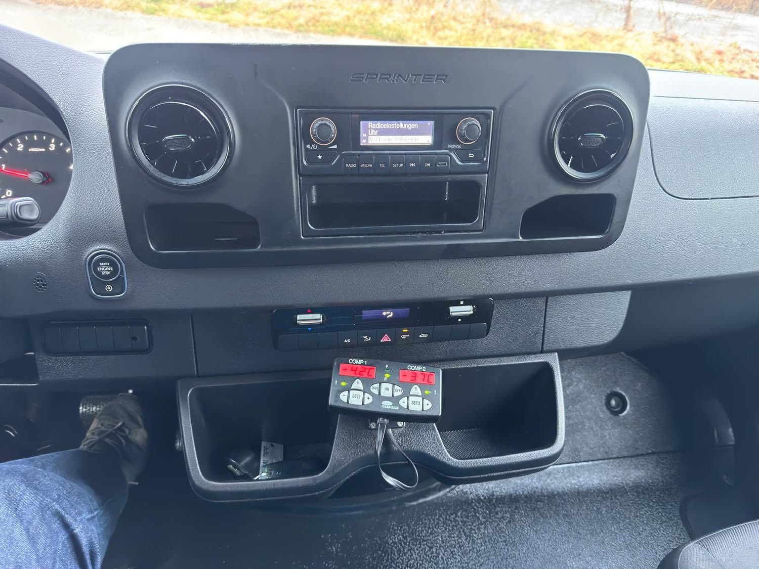 MERCEDES-BENZ Sprinter 315 CDI Standard 9G-TRONIC FWD-image-13