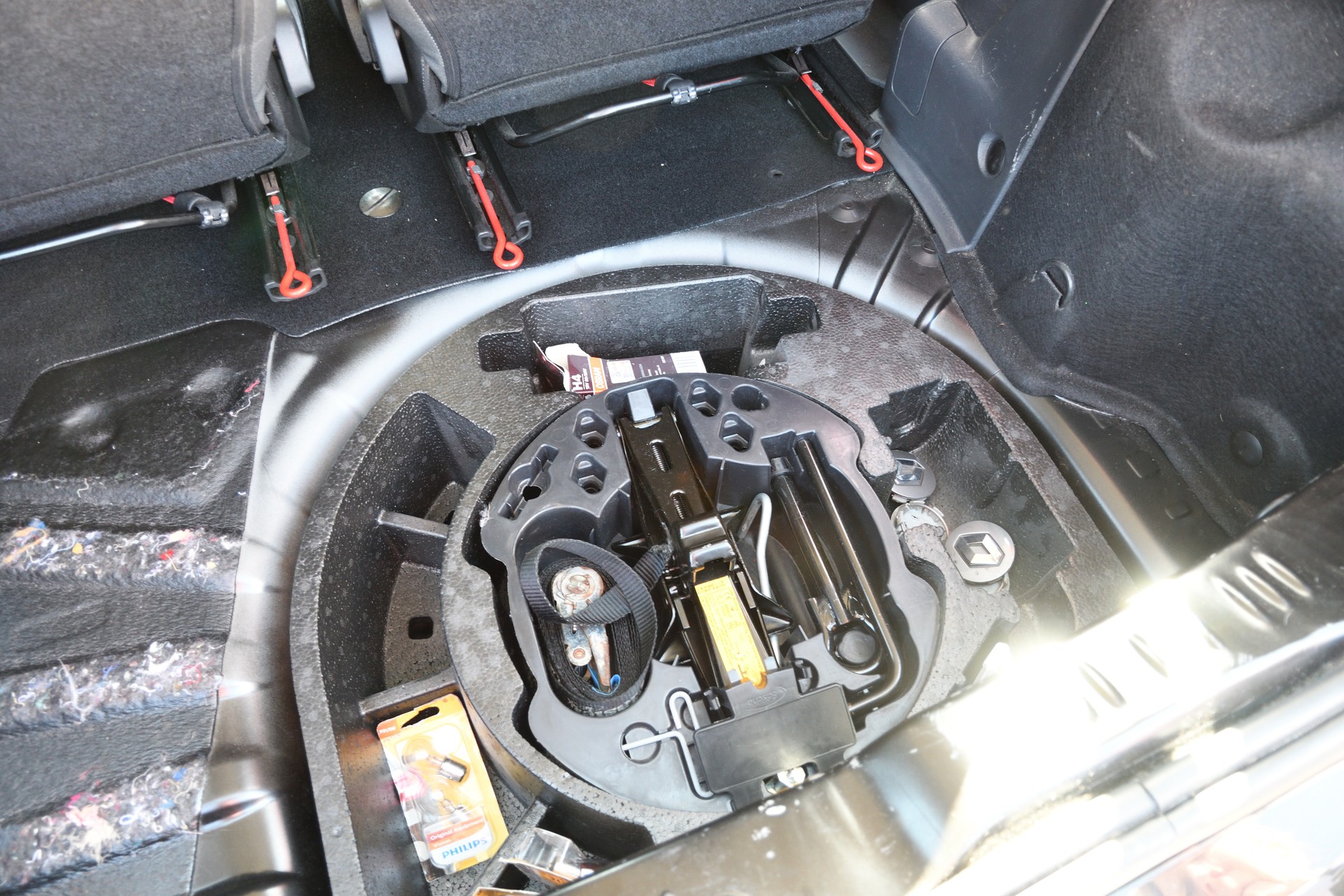 RENAULT Twingo 1.6 16V RS (Sport)-image-13