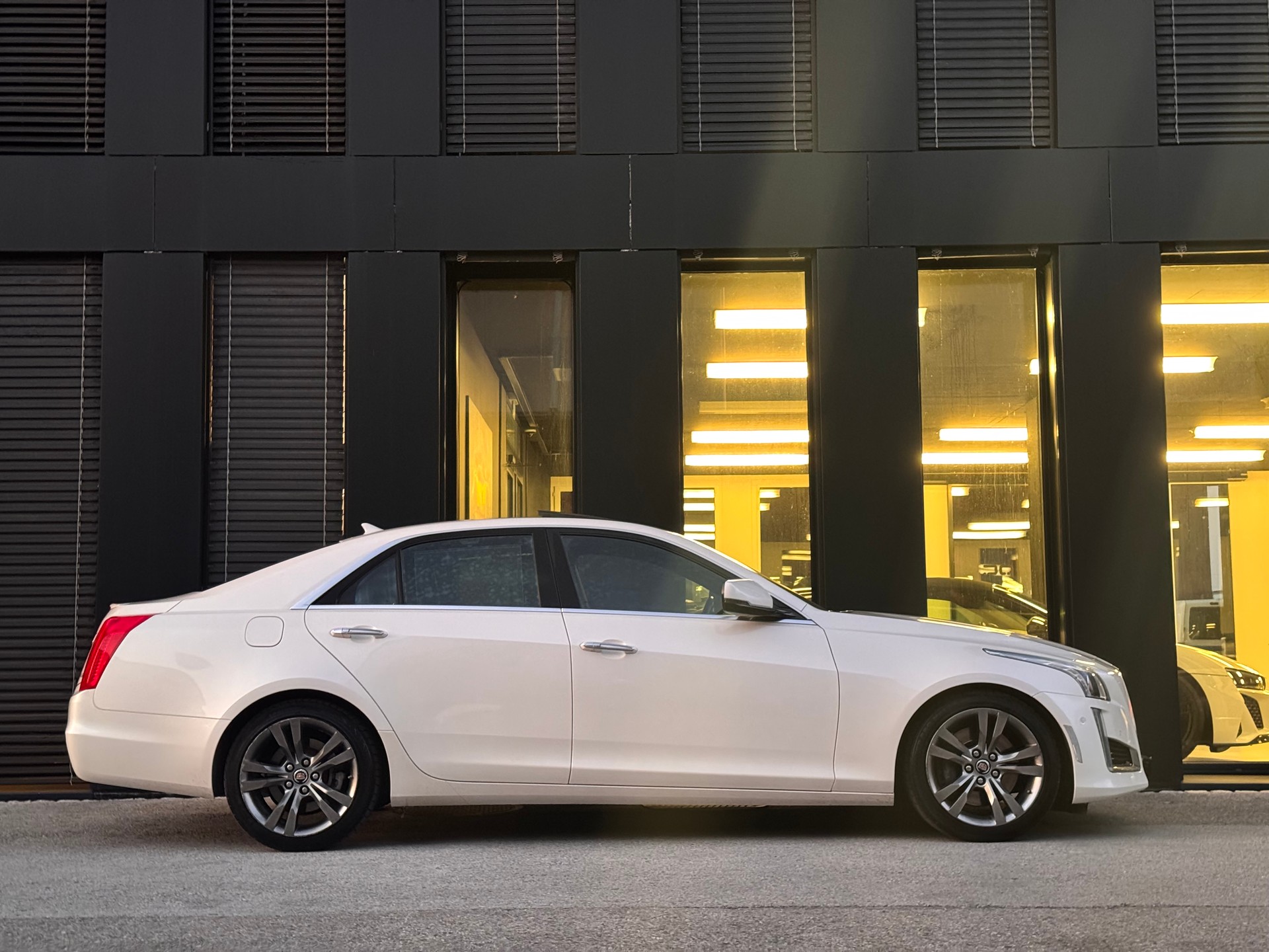 CADILLAC CTS Sedan 2.0 Turbo Premium Automatic-image-9