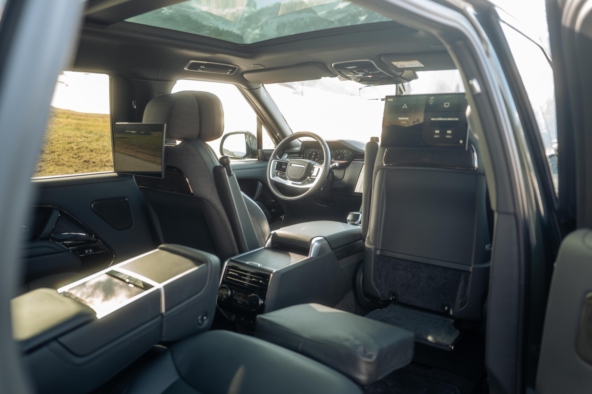LAND ROVER Range Rover LWB P615 4.4 V8 SV Automatic-image-9