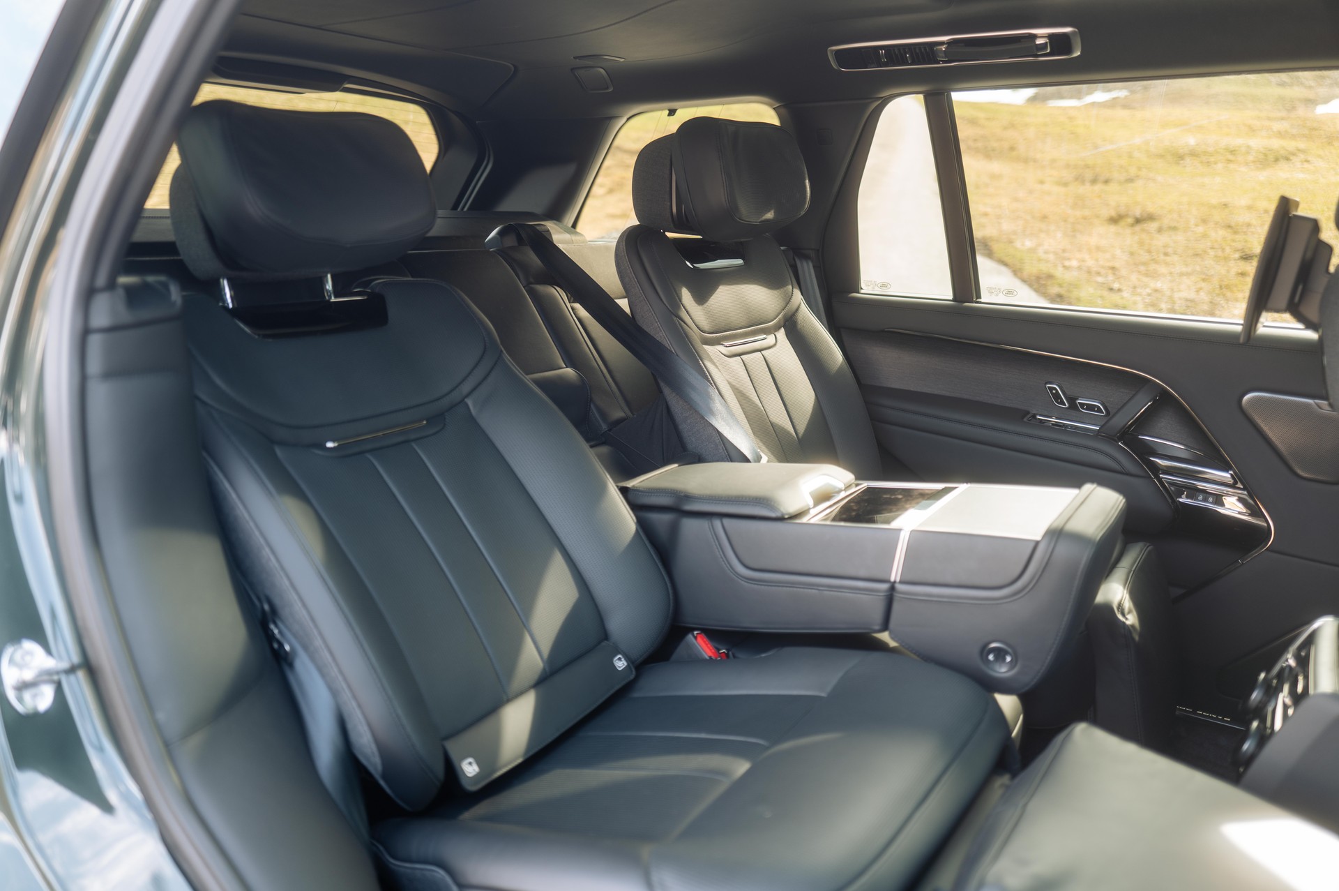 LAND ROVER Range Rover LWB P615 4.4 V8 SV Automatic-image-10