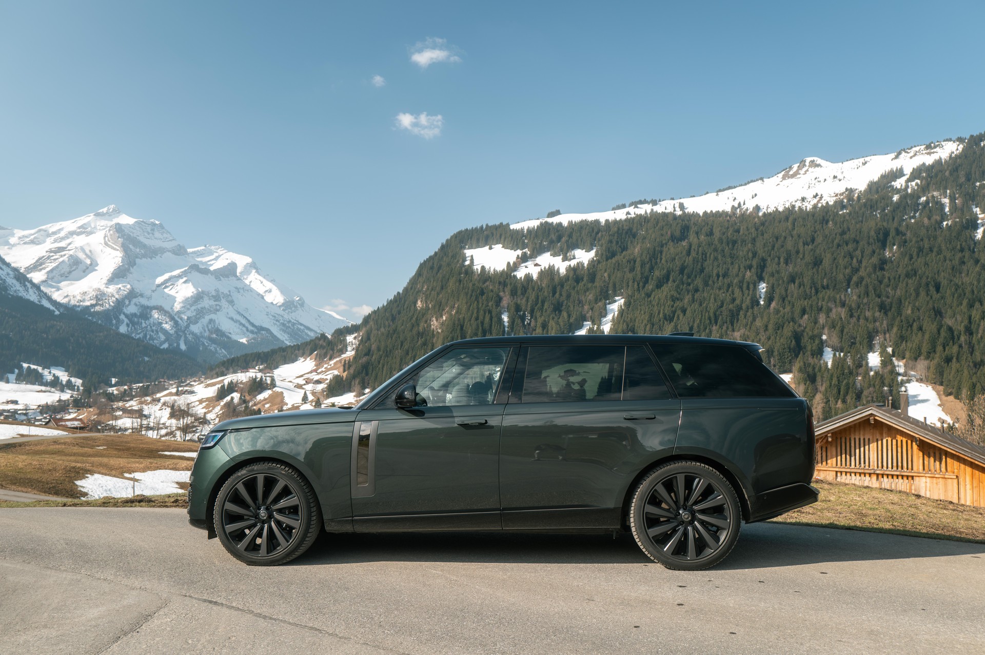 LAND ROVER Range Rover LWB P615 4.4 V8 SV Automatic-image-2