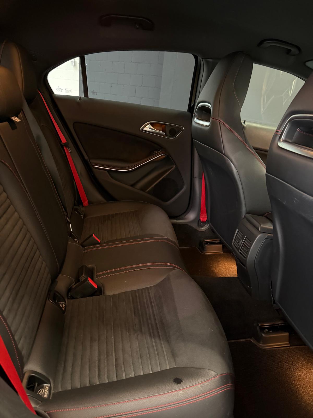 MERCEDES-BENZ A 250 Sport 7G-DCT AMG-Line ***CH-Fahrzeug***-image-13