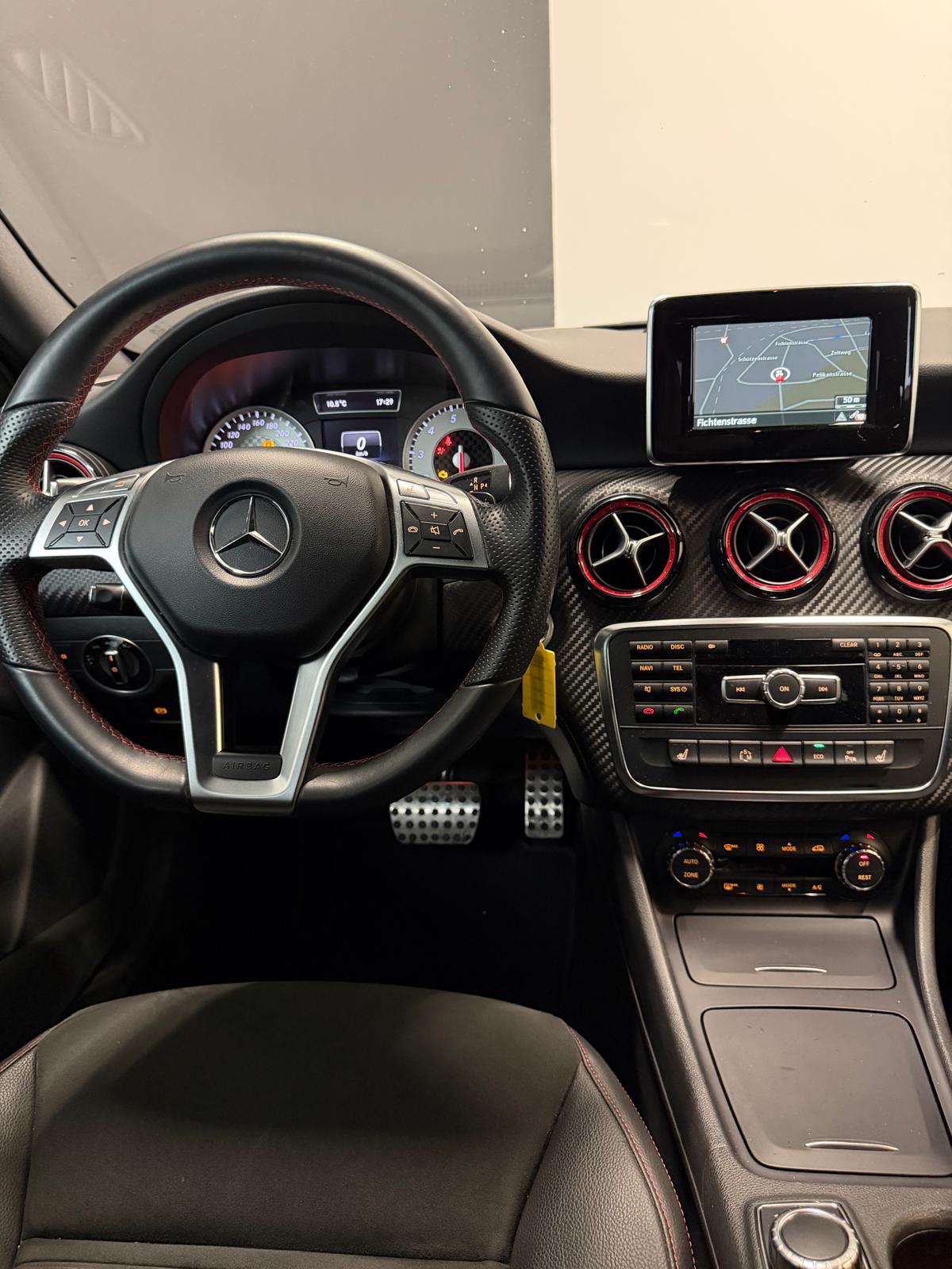 MERCEDES-BENZ A 250 Sport 7G-DCT AMG-Line ***CH-Fahrzeug***-image-8