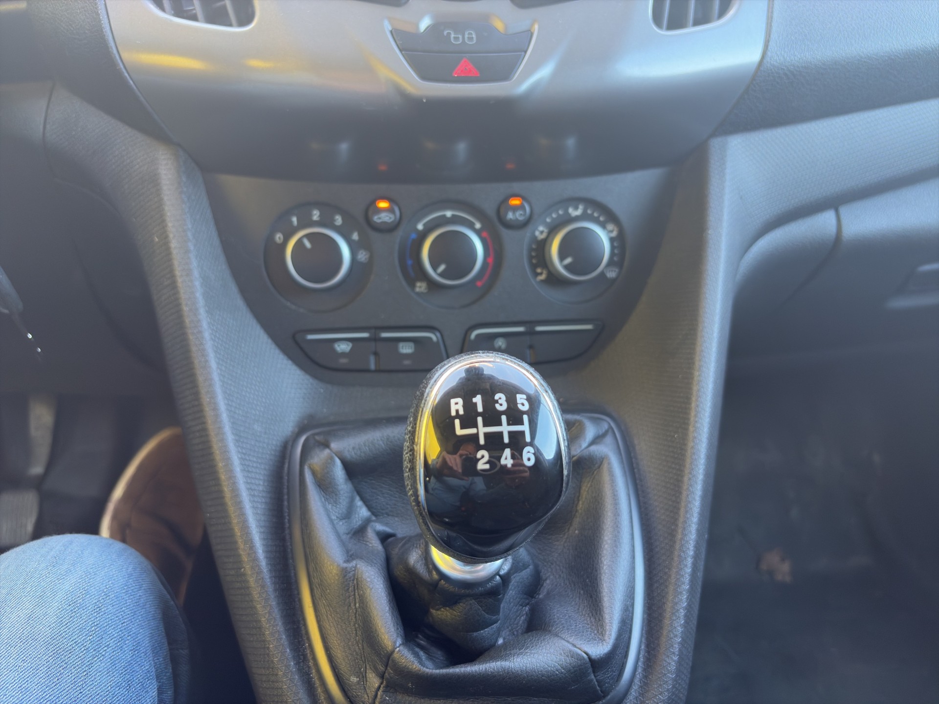 FORD Transit Connect Van T210 1.0 EcoBoost Trend-image-10
