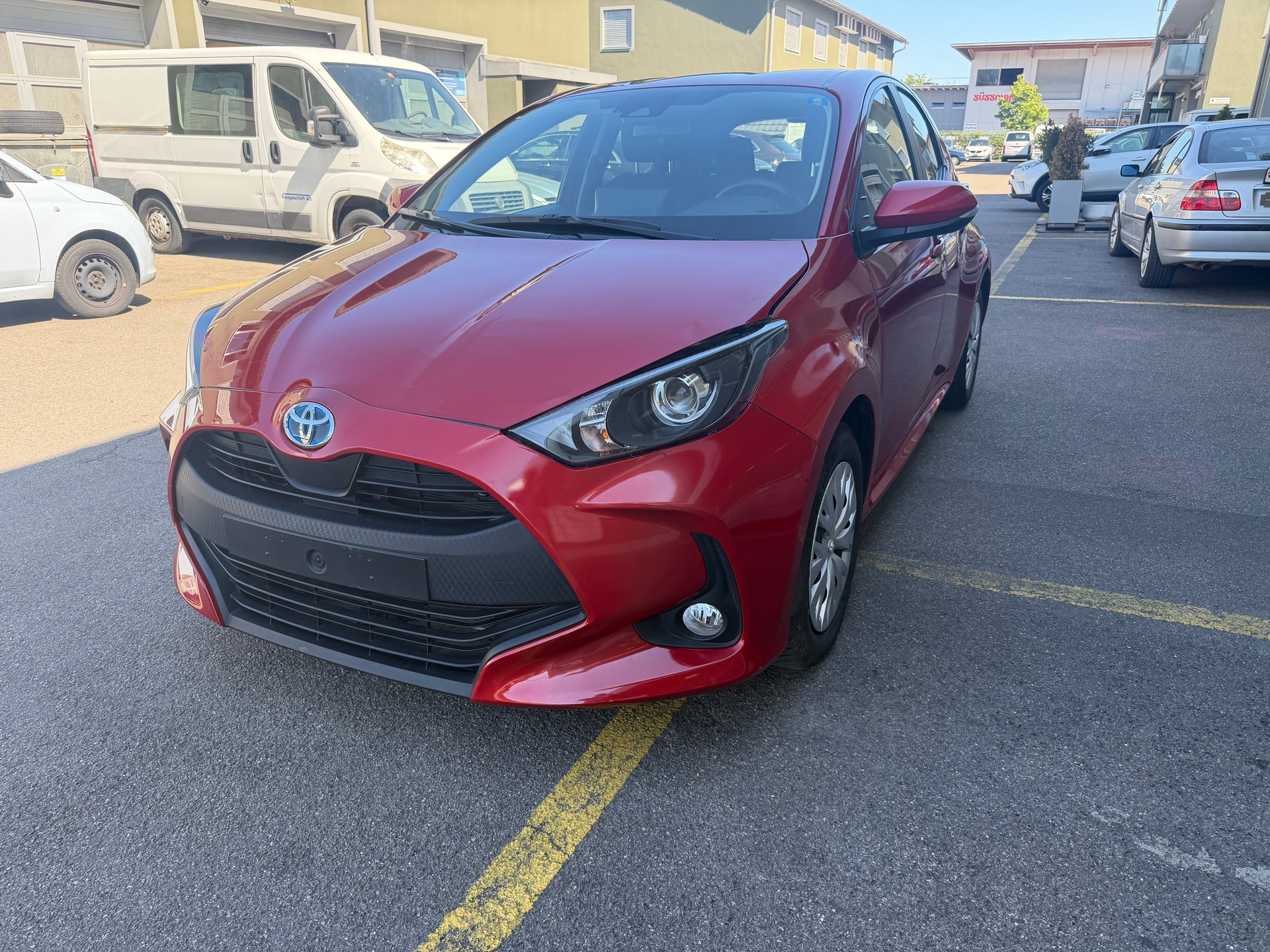 TOYOTA Yaris 1.5 Comfort e-CVT-image-1
