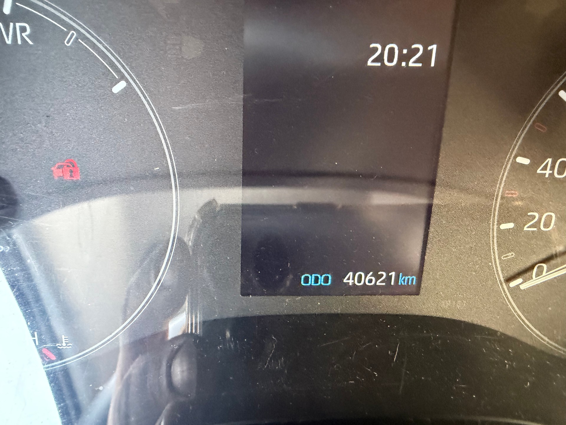 TOYOTA Yaris 1.5 Comfort e-CVT-image-8
