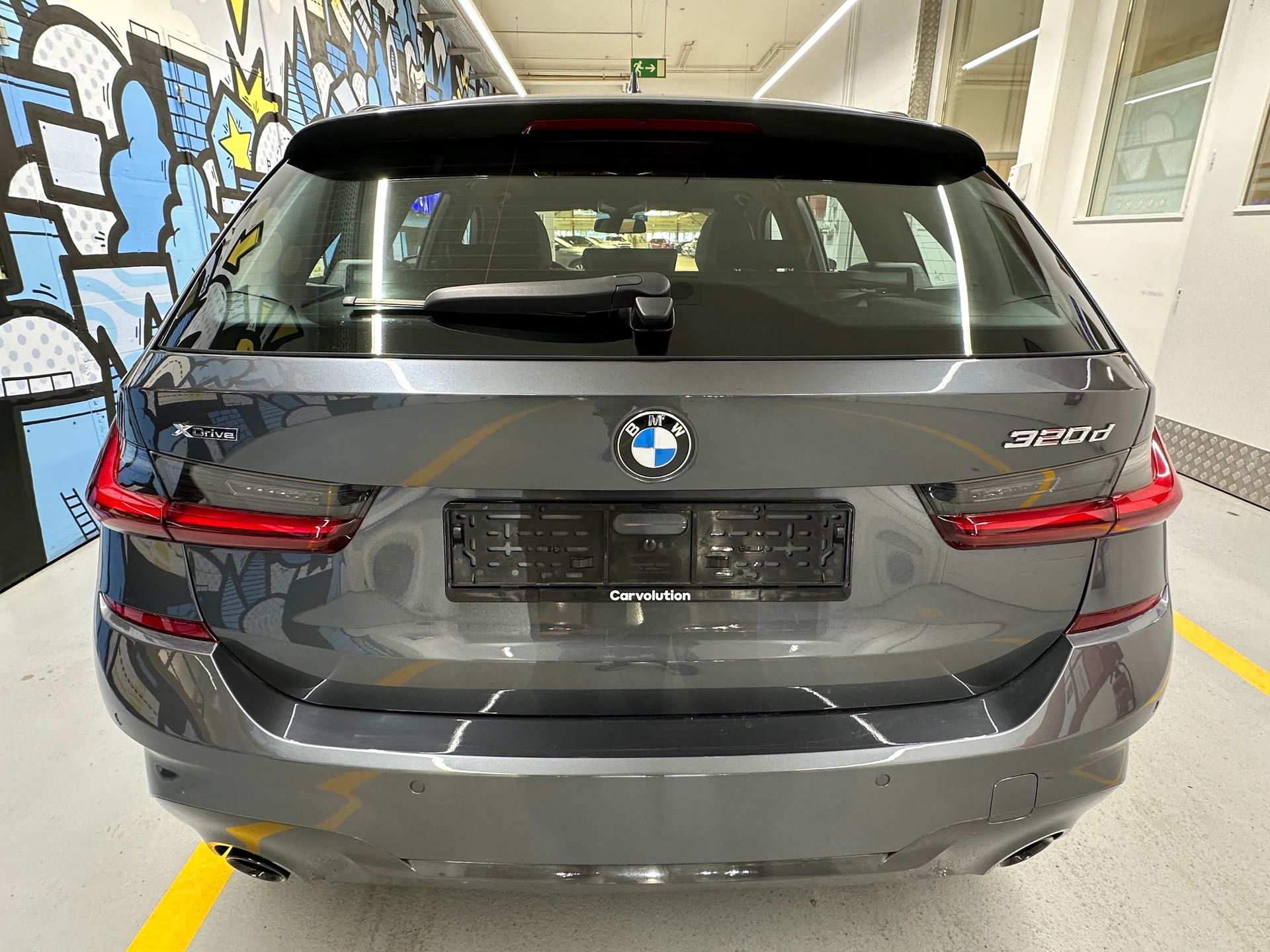 BMW 320d xDrive 48V Touring M Sport Steptronic-image-4