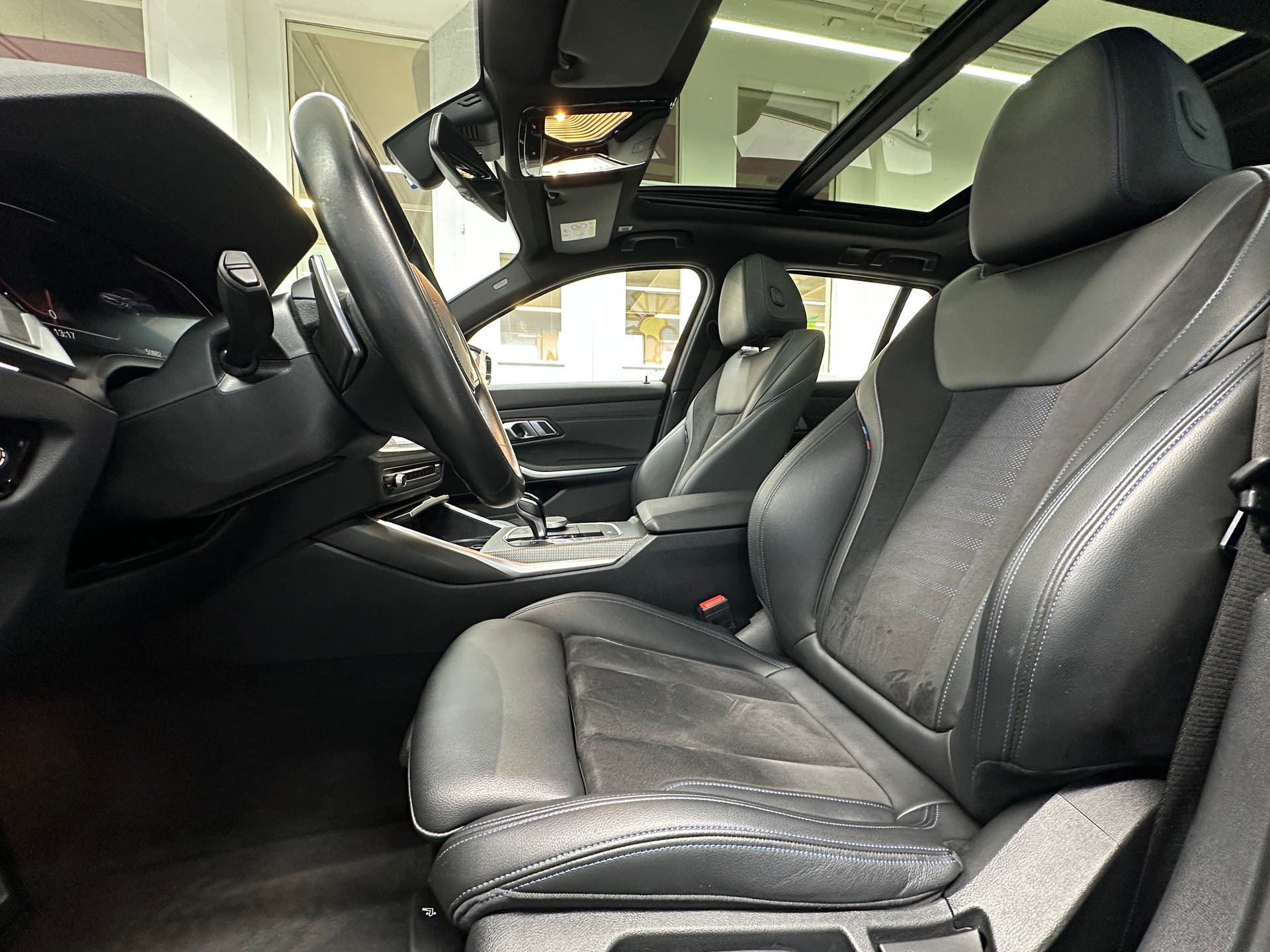 BMW 320d xDrive 48V Touring M Sport Steptronic-image-7