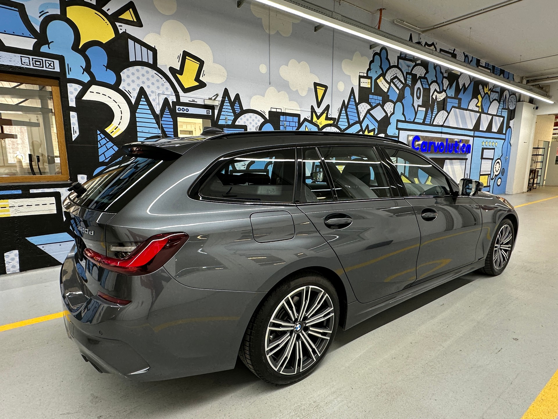 BMW 320d xDrive 48V Touring M Sport Steptronic-showroom-element-3