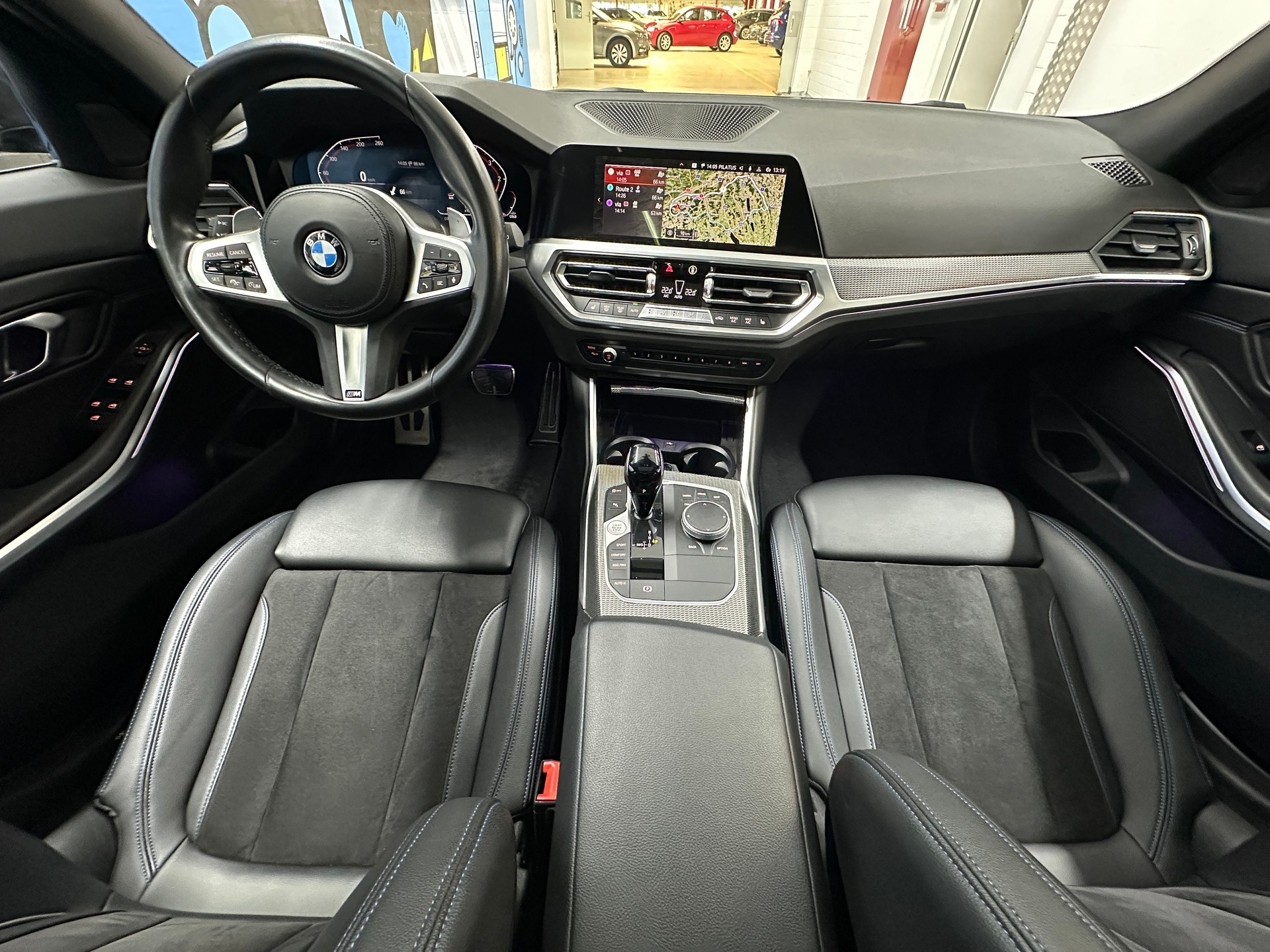 BMW 320d xDrive 48V Touring M Sport Steptronic-image-9
