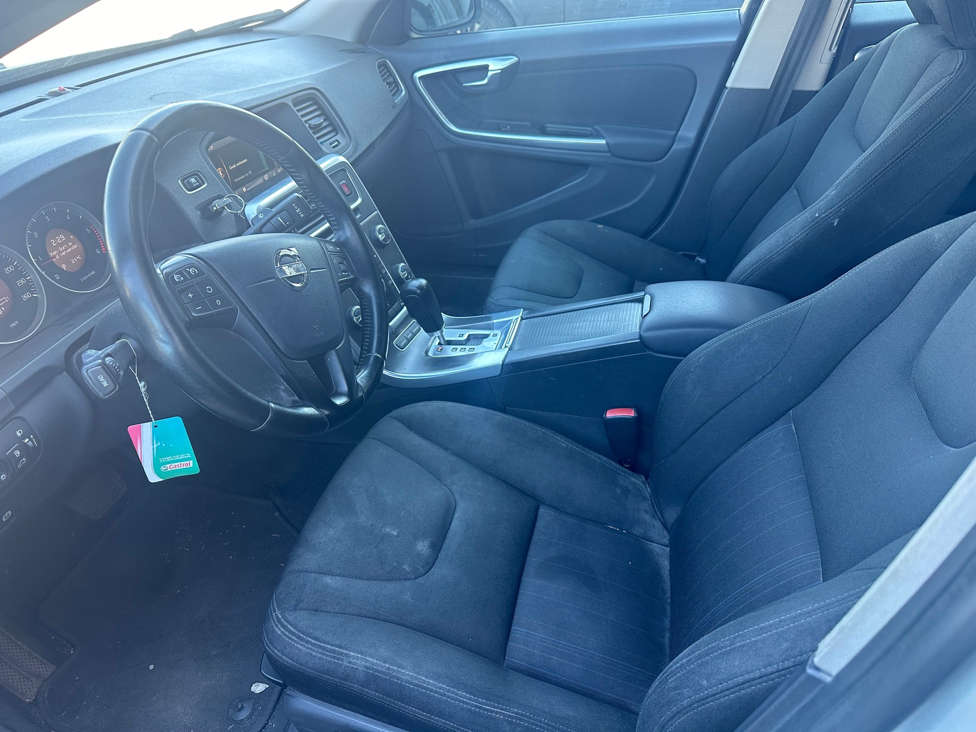 VOLVO S60 D5 AWD Summum Geartronic-image-9