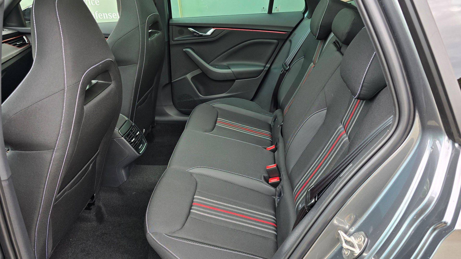 SKODA Kamiq 1.5 TSI Monte Carlo DSG-image-6