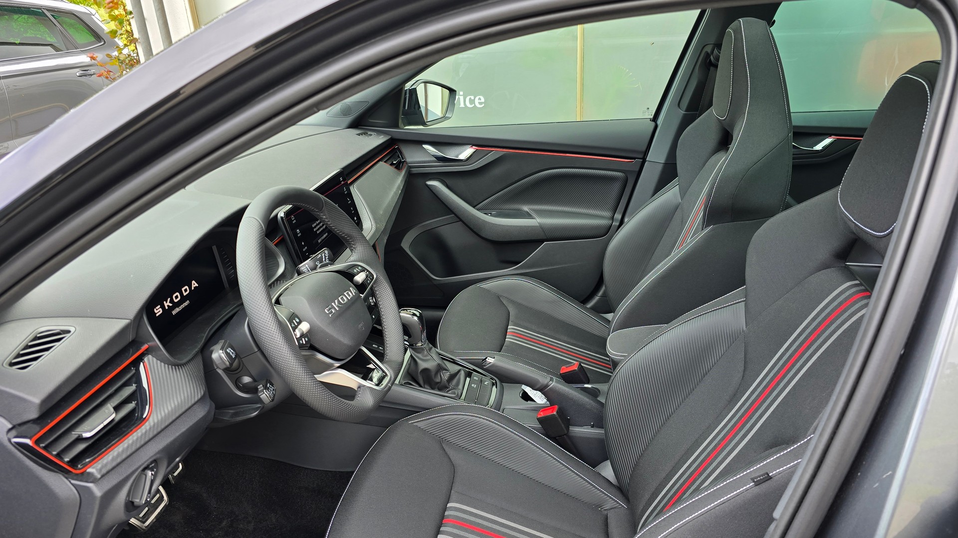 SKODA Kamiq 1.5 TSI Monte Carlo DSG-image-7