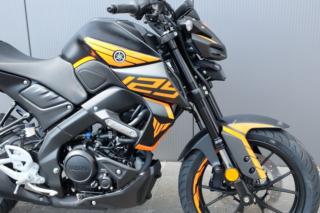 YAMAHA MT-125 ABS-showroom-element-3