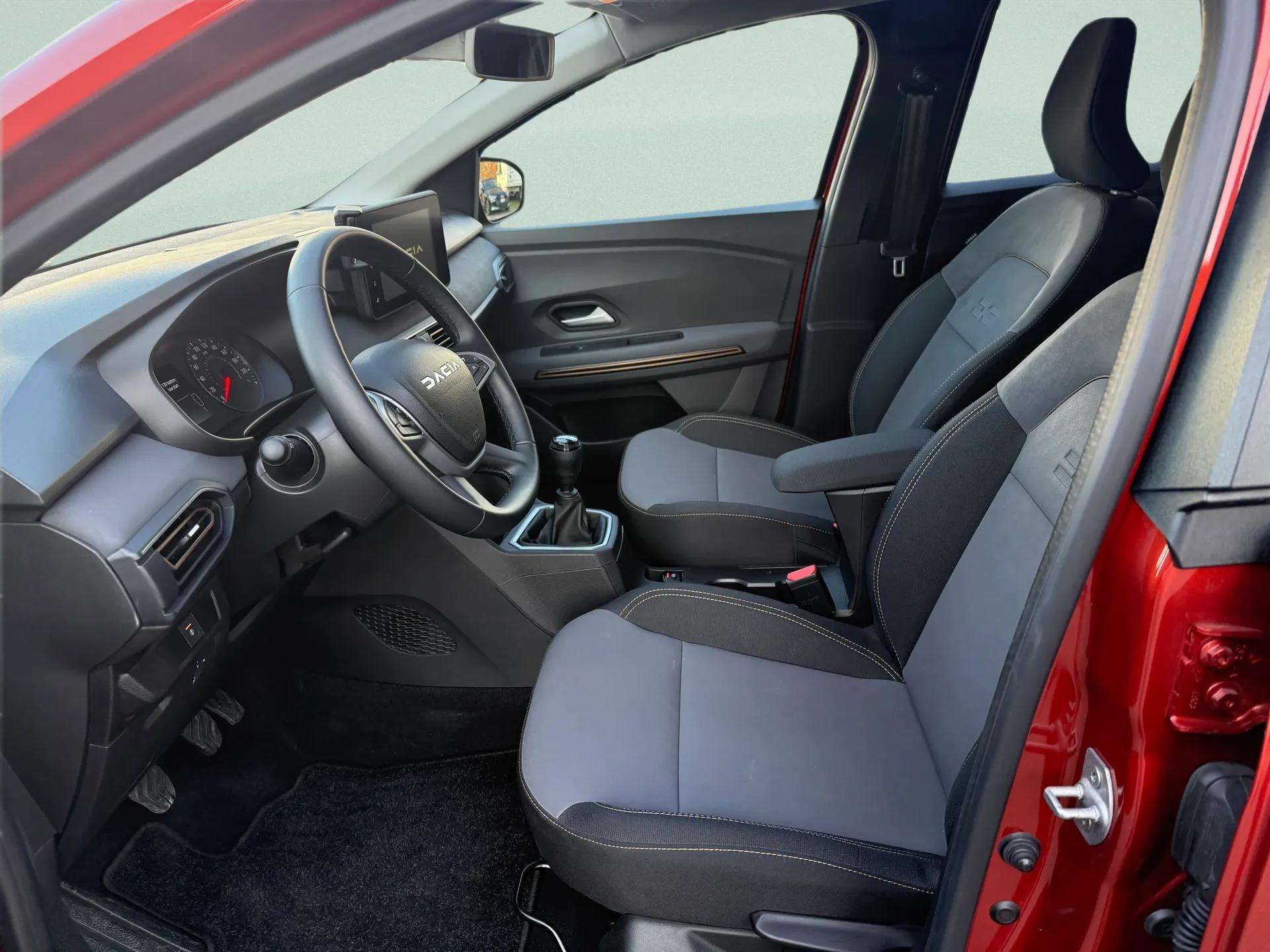 DACIA Jogger TCe 110 Extreme-image-10