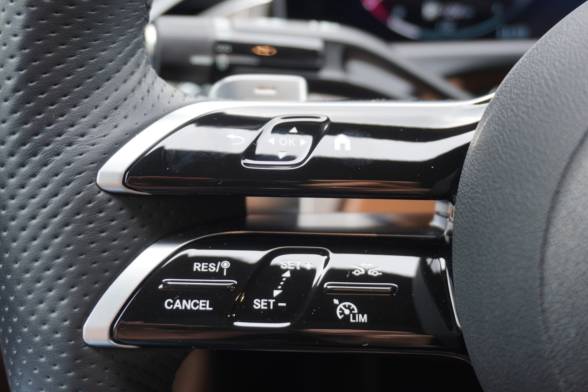 MERCEDES-BENZ E 450 9G-Tronic 4Matic AMG-LINE-image-46