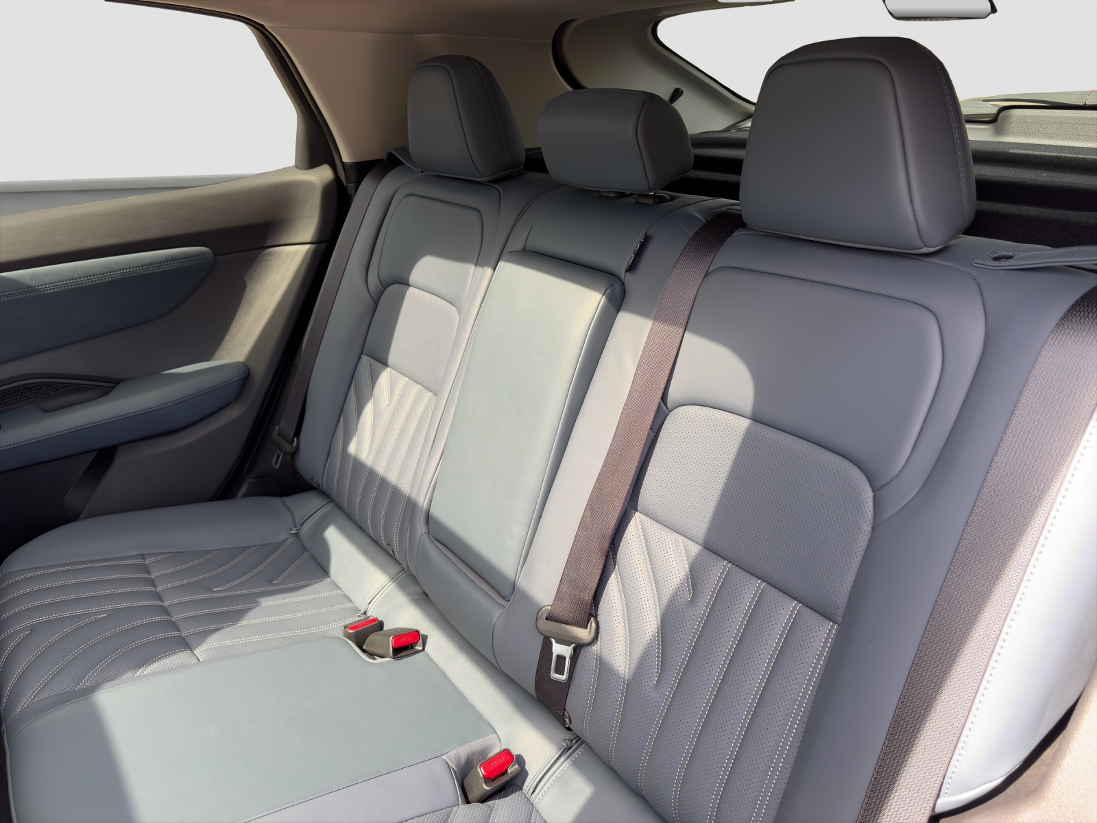 NISSAN Ariya Evolve-image-10