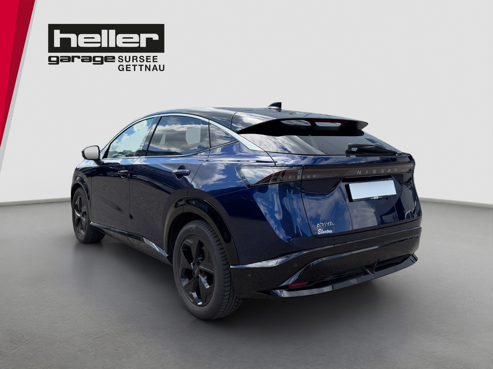 NISSAN Ariya Evolve-showroom-element-2