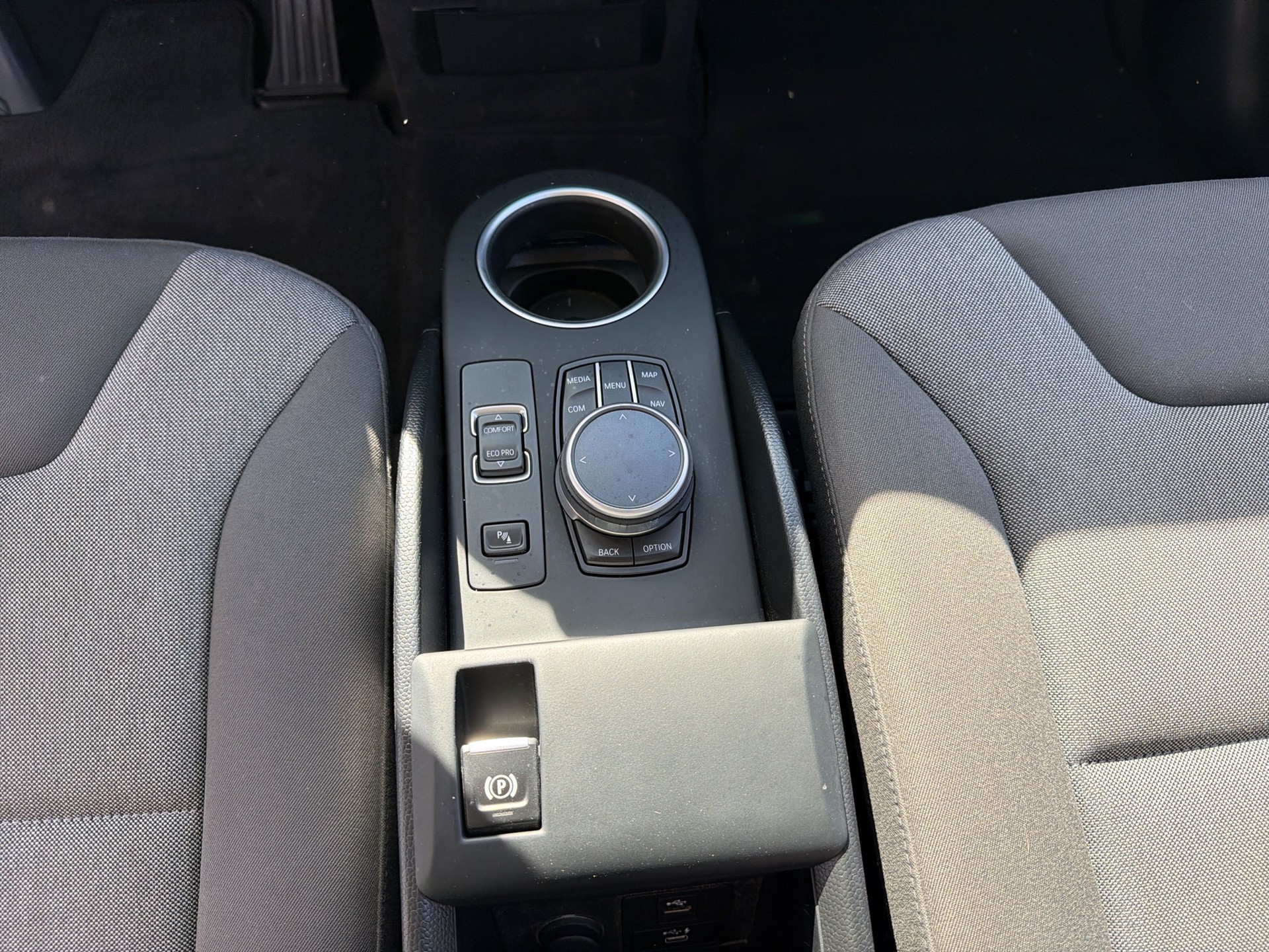 BMW i3 (120Ah)-image-12