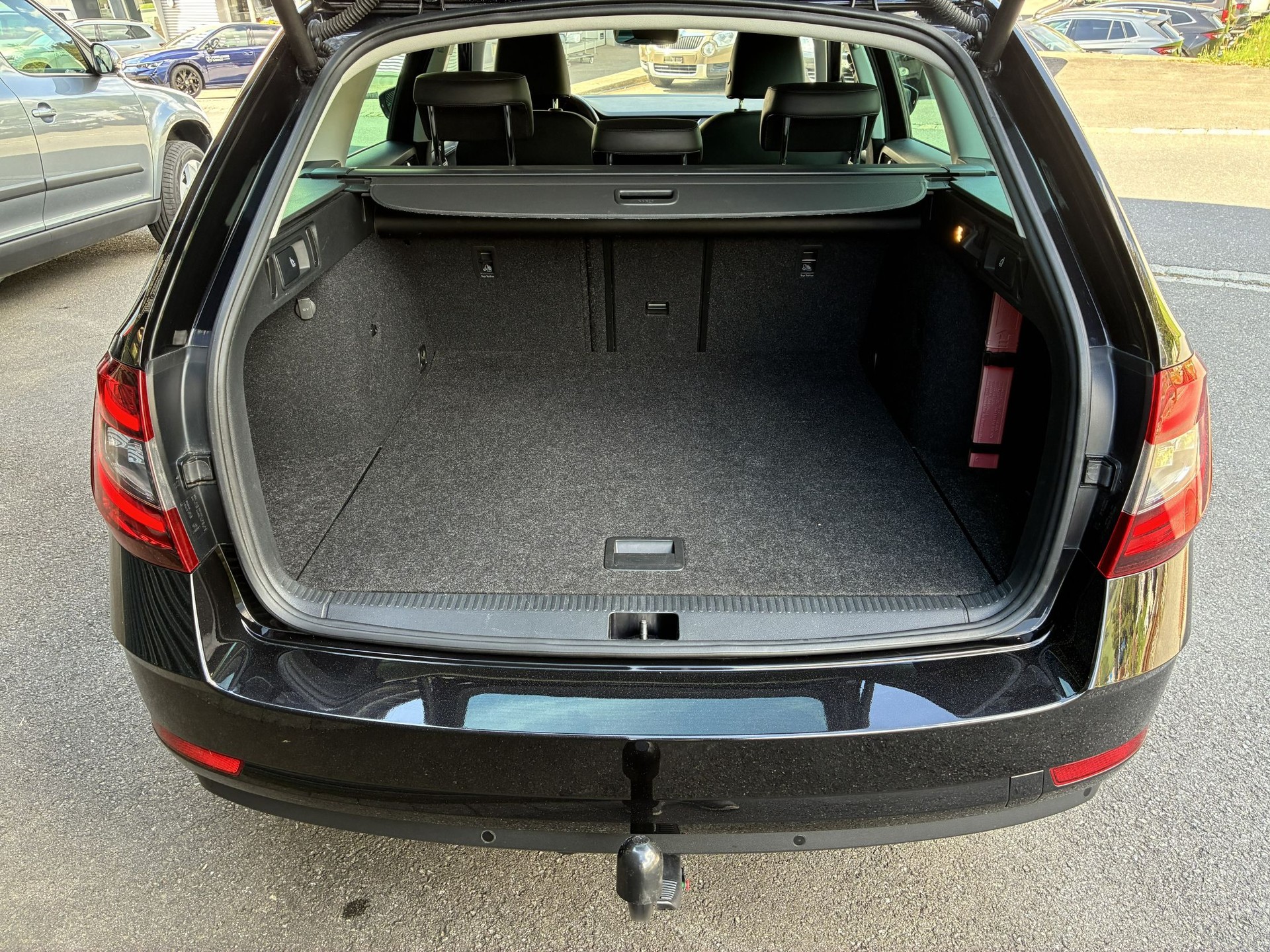 SKODA Octavia Combi 2.0 TSI Style 4x4 DSG-image-6