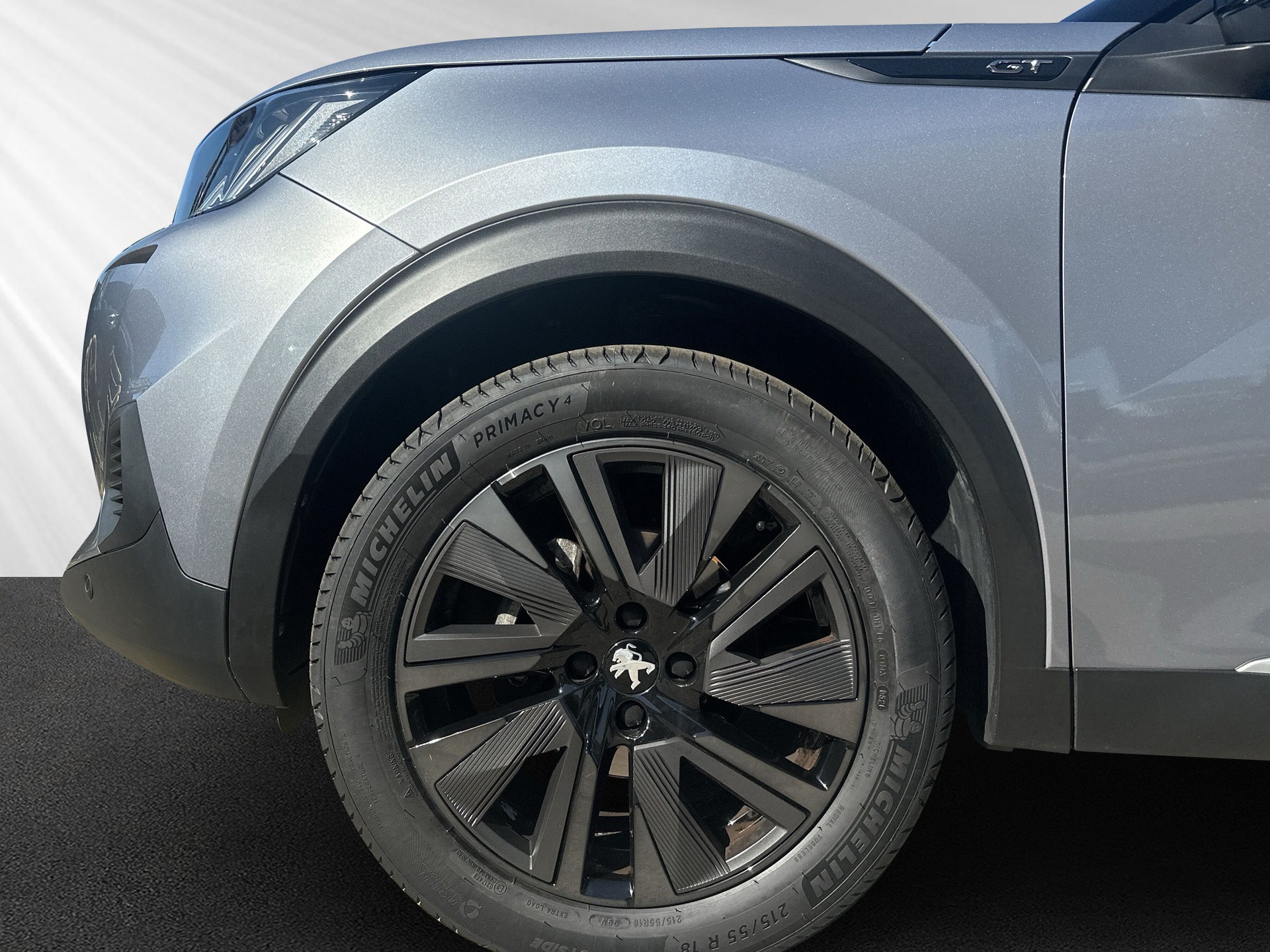 PEUGEOT 2008 1.2 PureTech GT EAT8-image-8