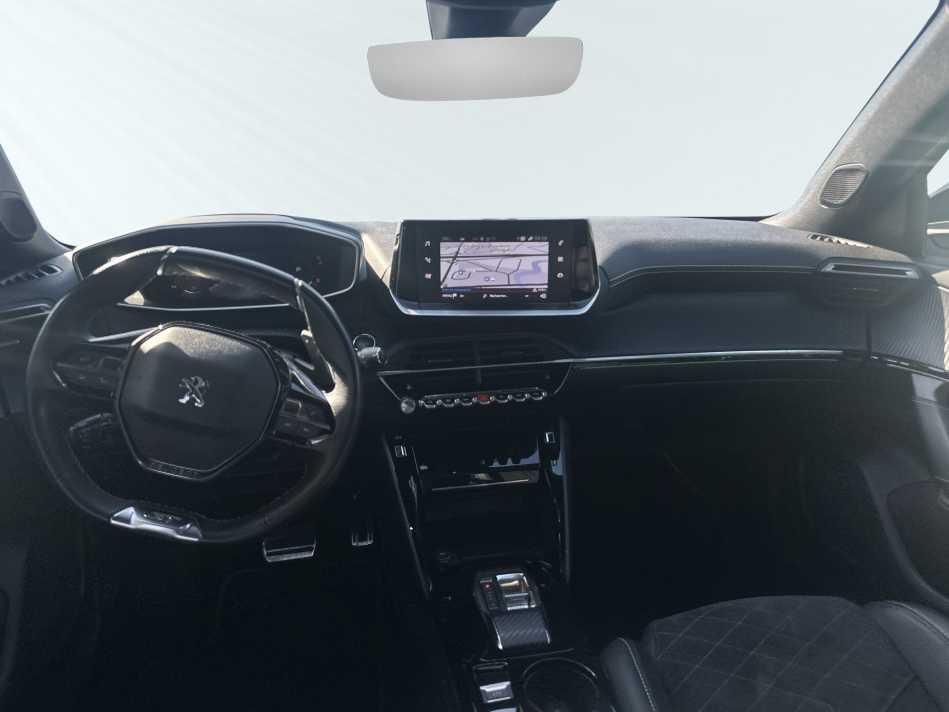 PEUGEOT 2008 1.2 PureTech GT EAT8-image-5