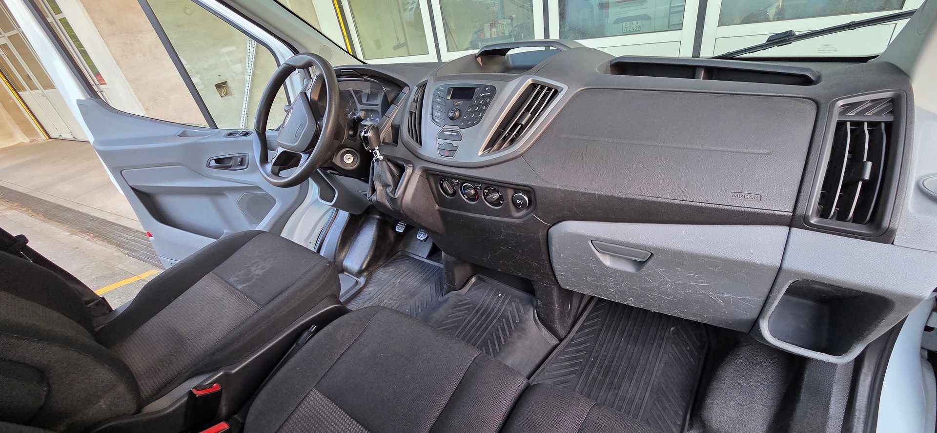 FORD Transit 350 L4 Trend 2.0 TDCi 130 FWD-image-12
