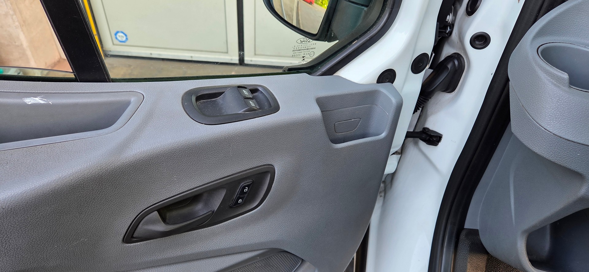FORD Transit 350 L4 Trend 2.0 TDCi 130 FWD-image-14
