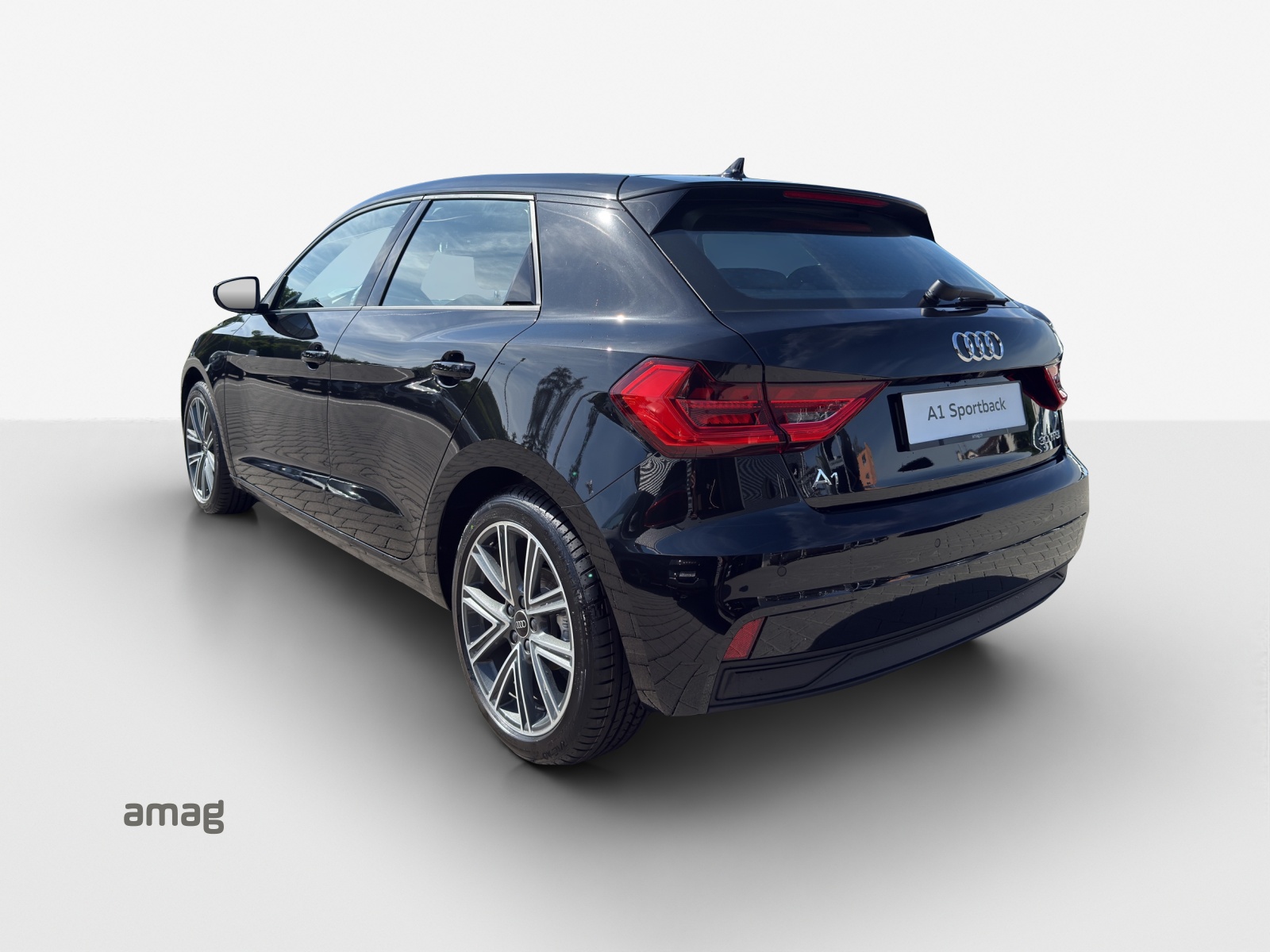 AUDI A1 Sportback 30 TFSI Attraction S-tronic-image-2