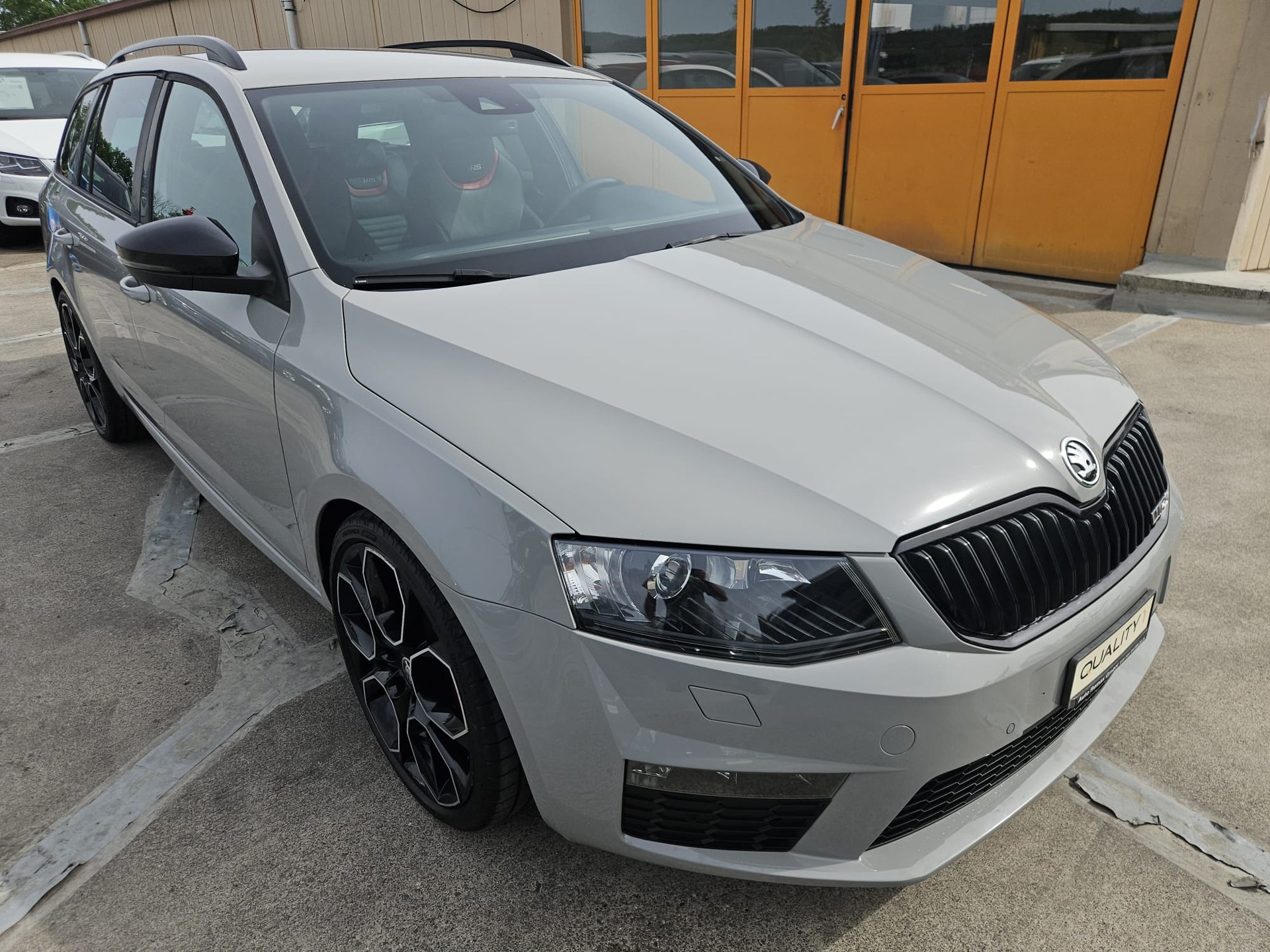 SKODA Octavia Combi 2.0 TSI RS 230-image-5