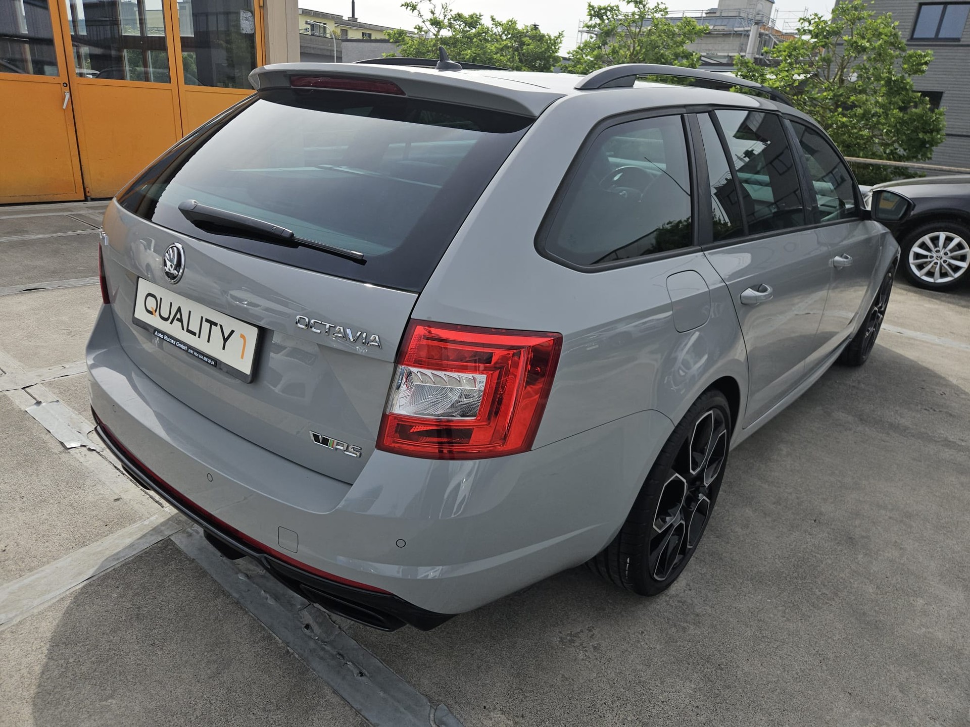 SKODA Octavia Combi 2.0 TSI RS 230-image-3