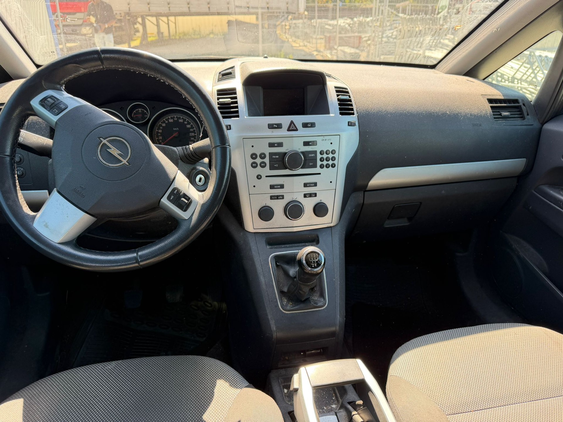 OPEL Zafira 1.8i 16V Edition-image-1