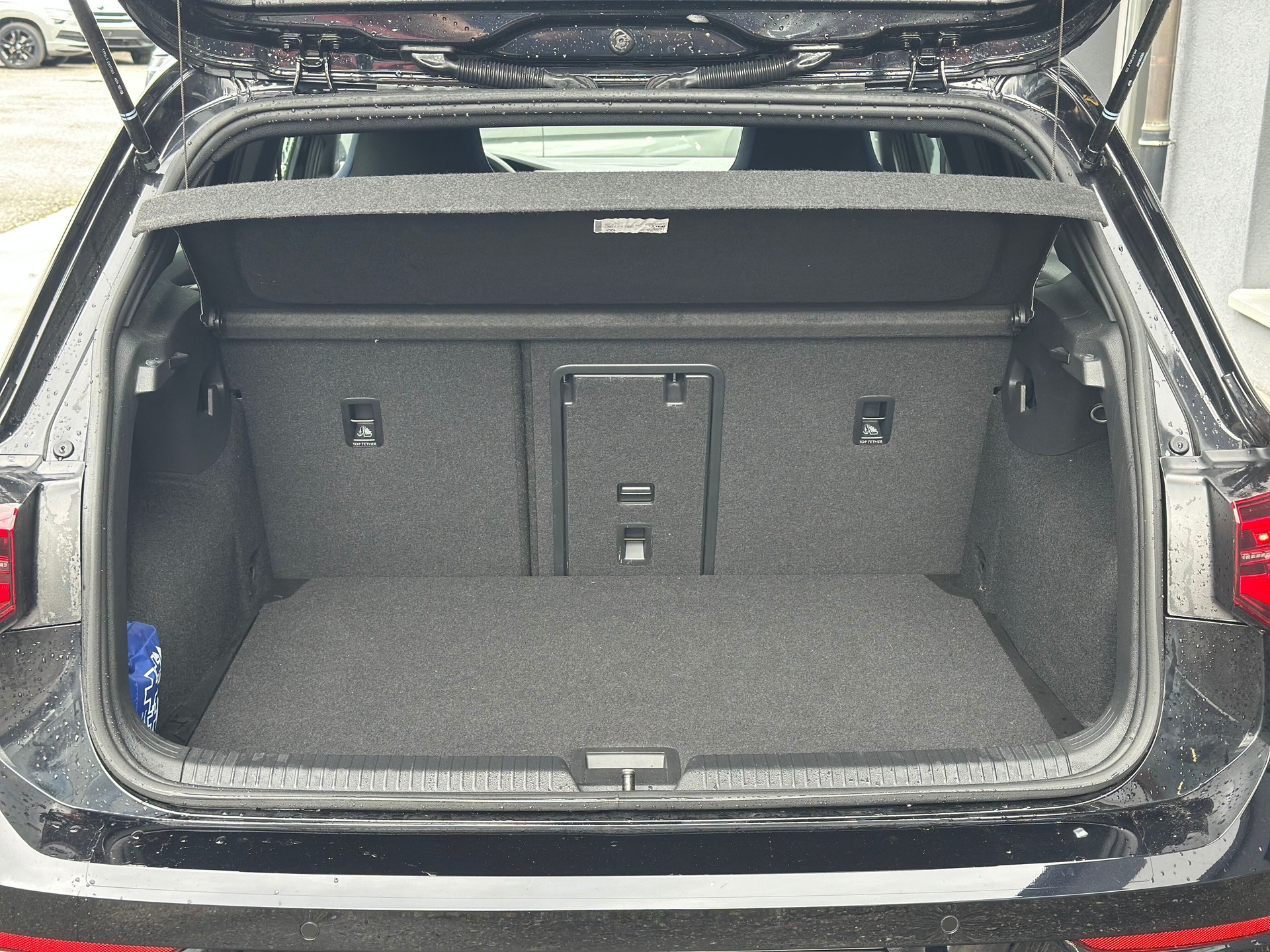 VW Golf 2.0 TSI R DSG 4Motion R Performance-image-8