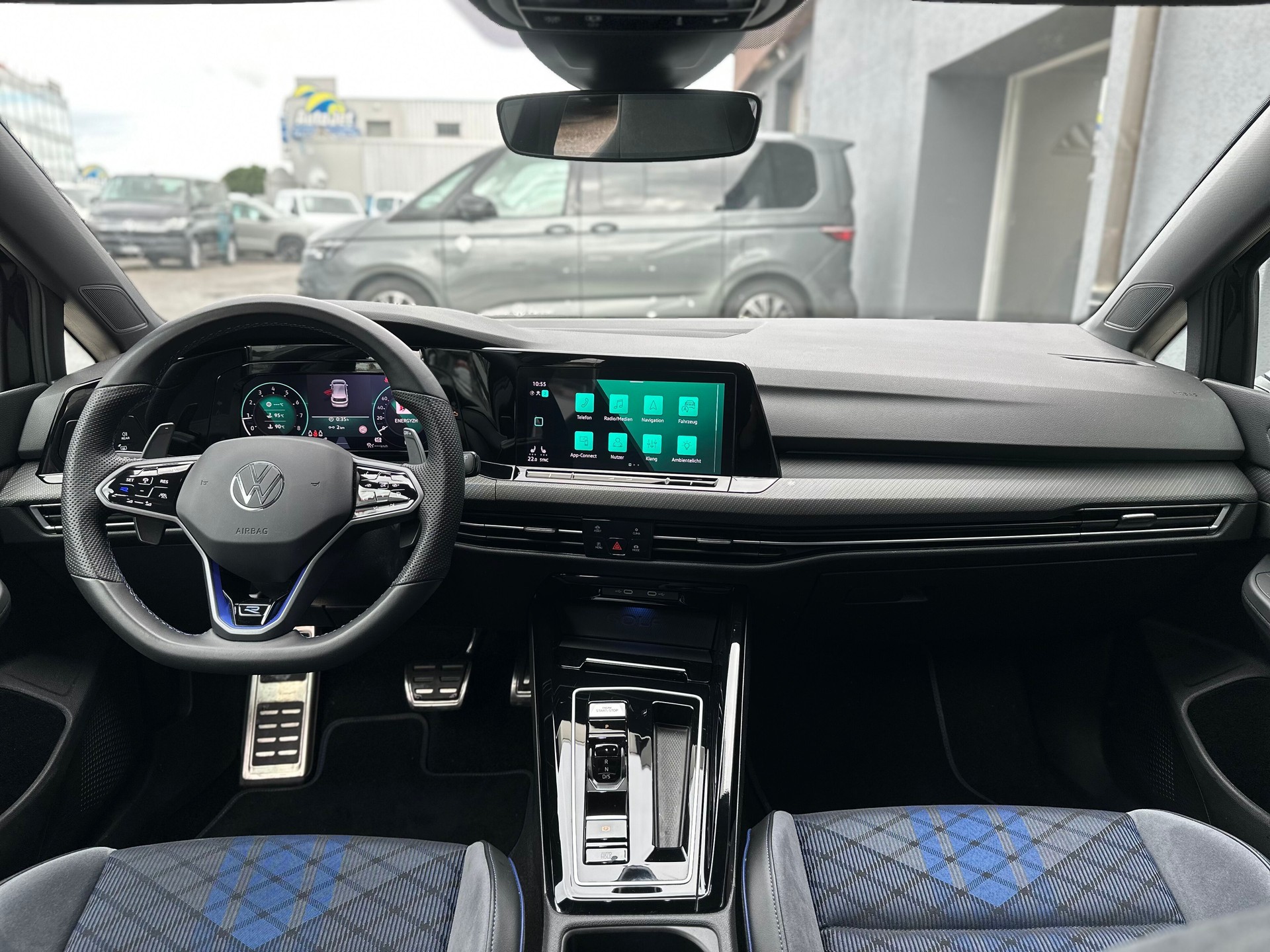 VW Golf 2.0 TSI R DSG 4Motion R Performance-image-5