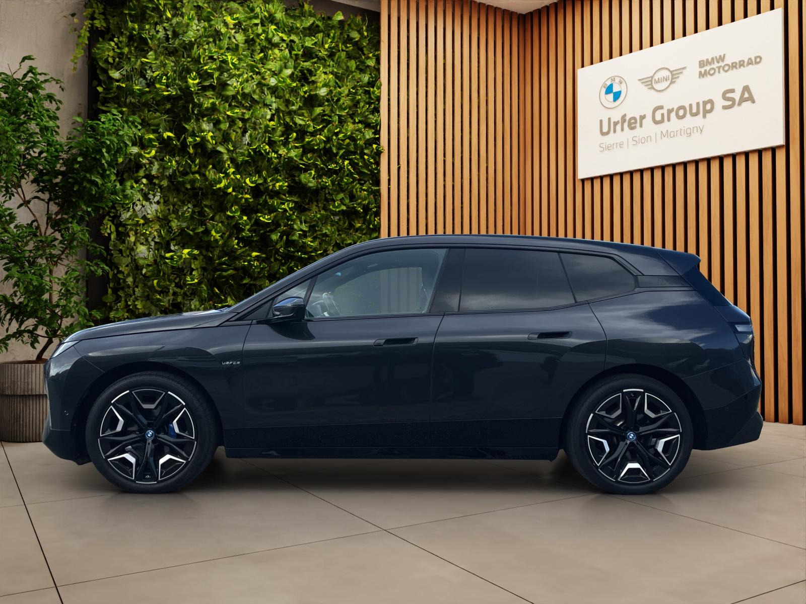 BMW iX xDrive50 (CH)🔋-showroom-element-3