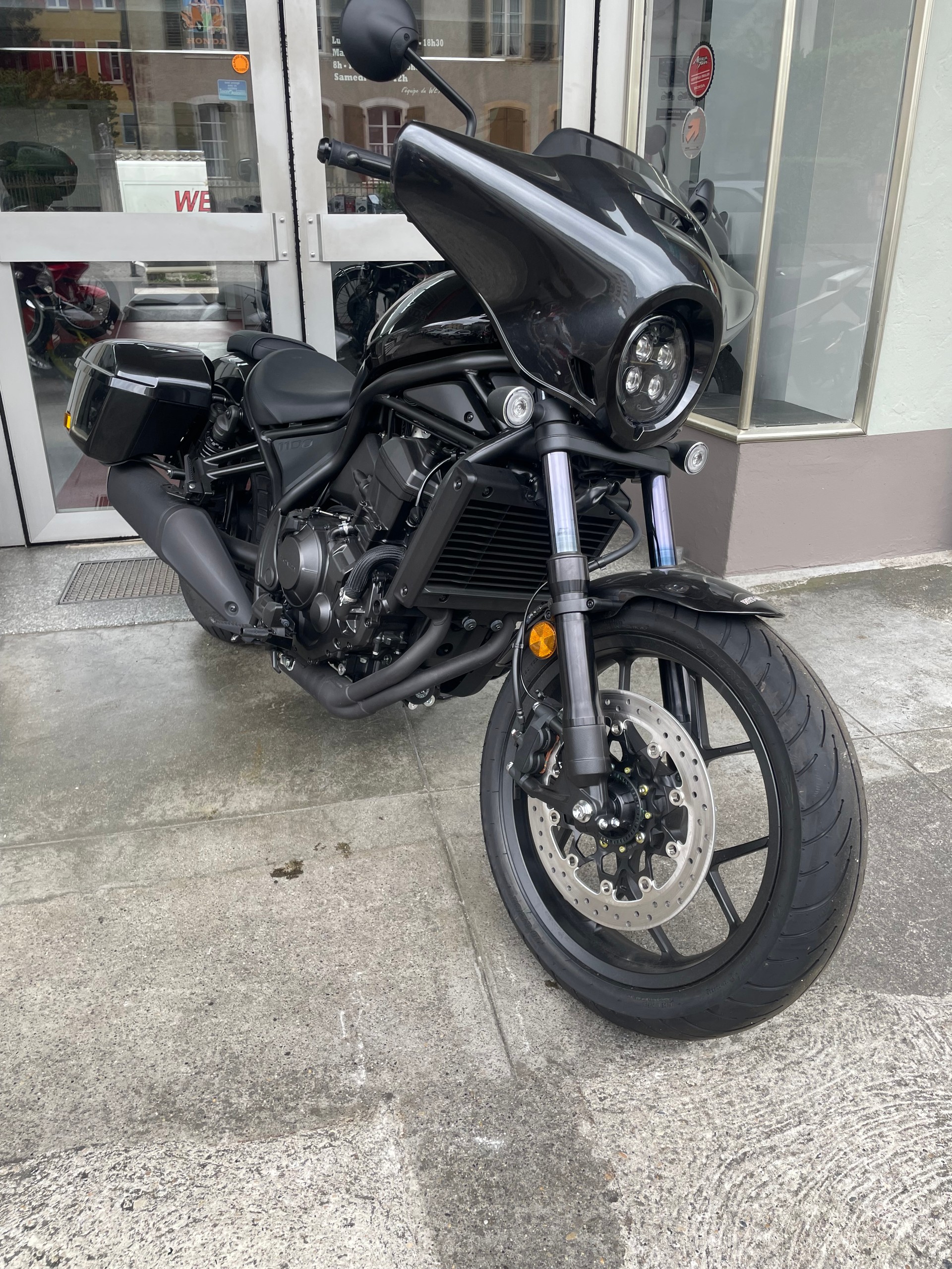 HONDA CMX 1100 Rebel Touring-image-1
