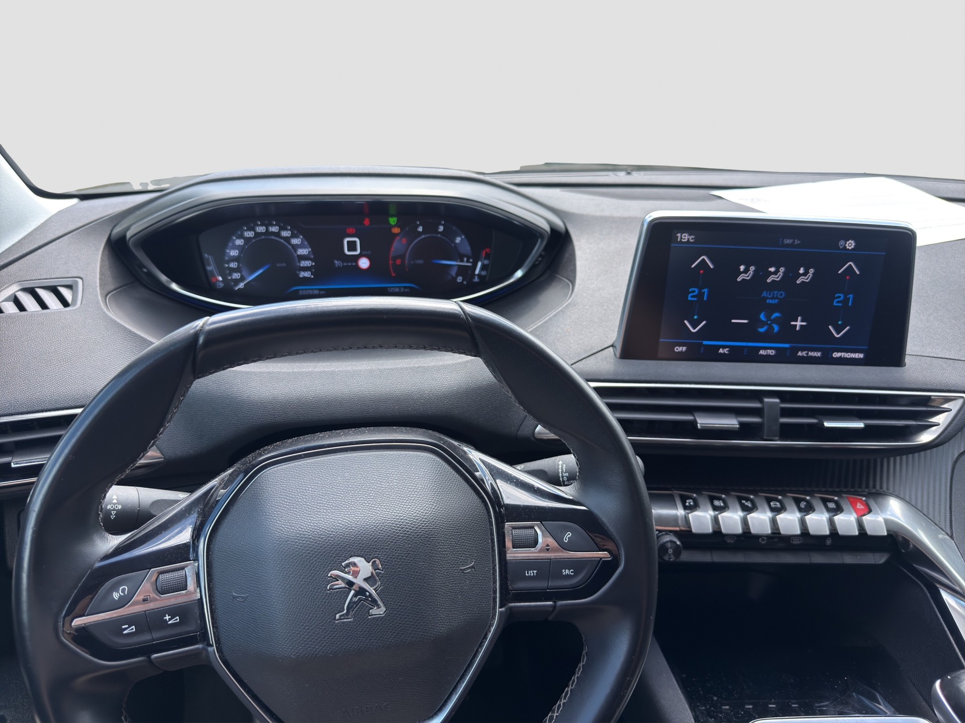 PEUGEOT 3008 1.5 BlueHDi Business Line ** 1. Hand ** Frisch ab MFK und Service **-image-12
