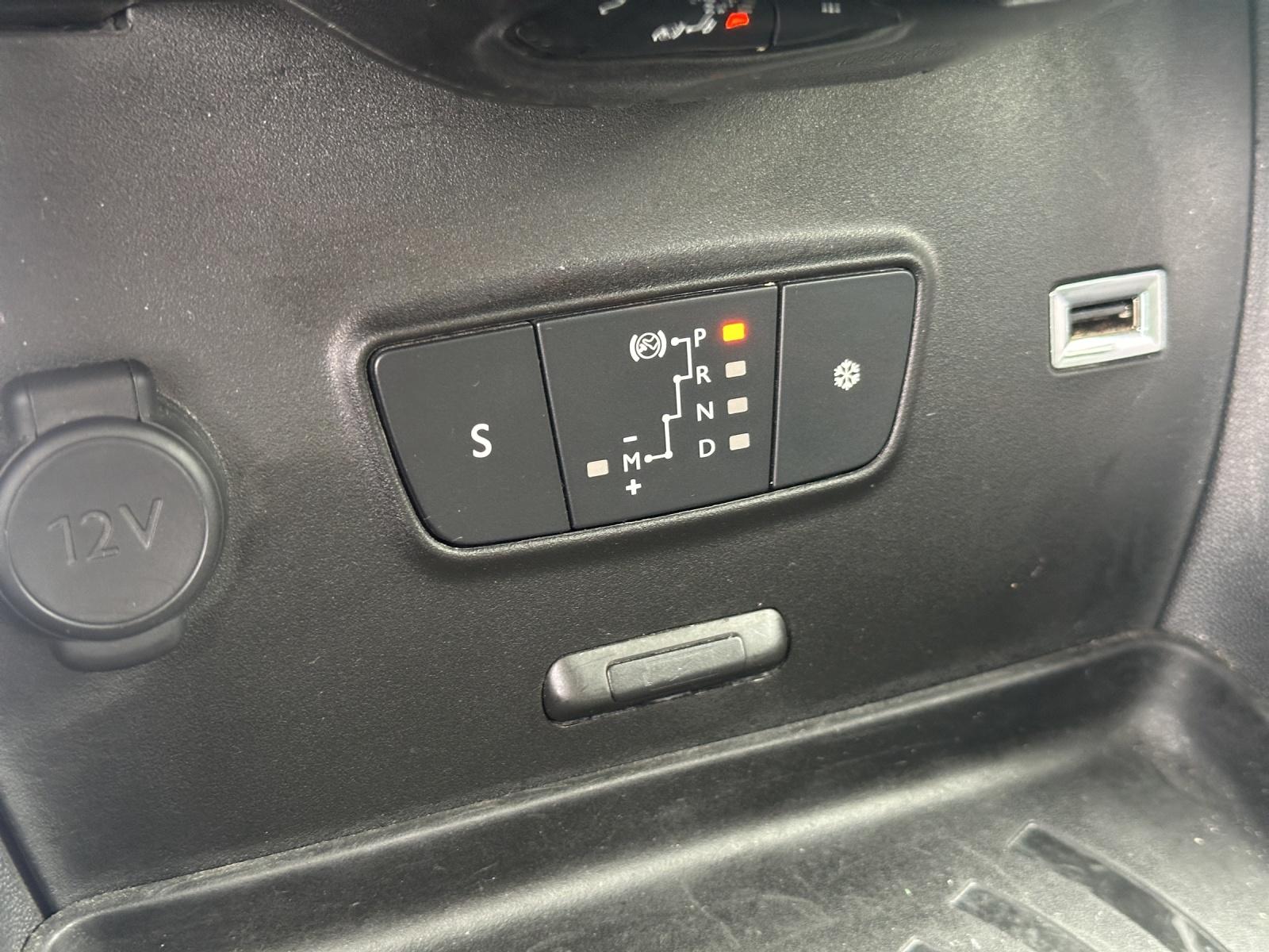 CITROEN C3 Aircross 1.2 PureTech 110 Shine-image-17