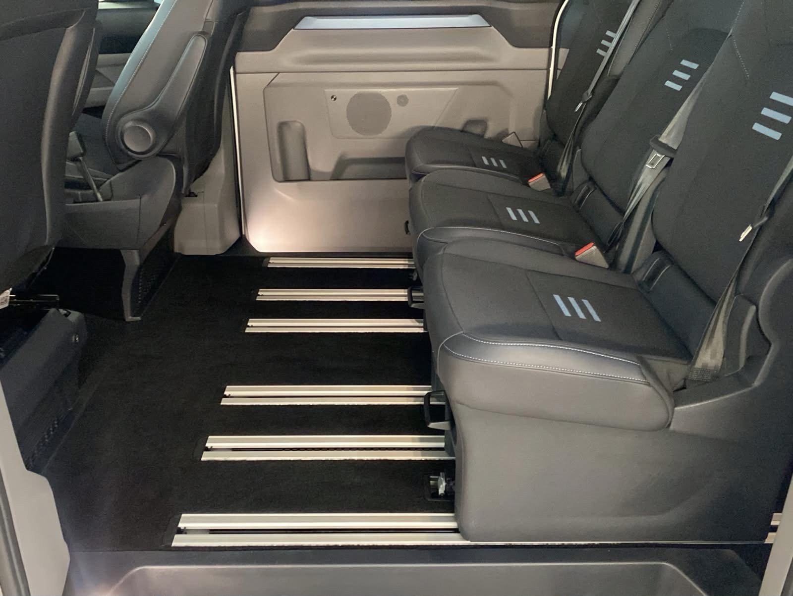 FORD Tourneo Bus 320 L1H1 Active Automat 4x4-image-13