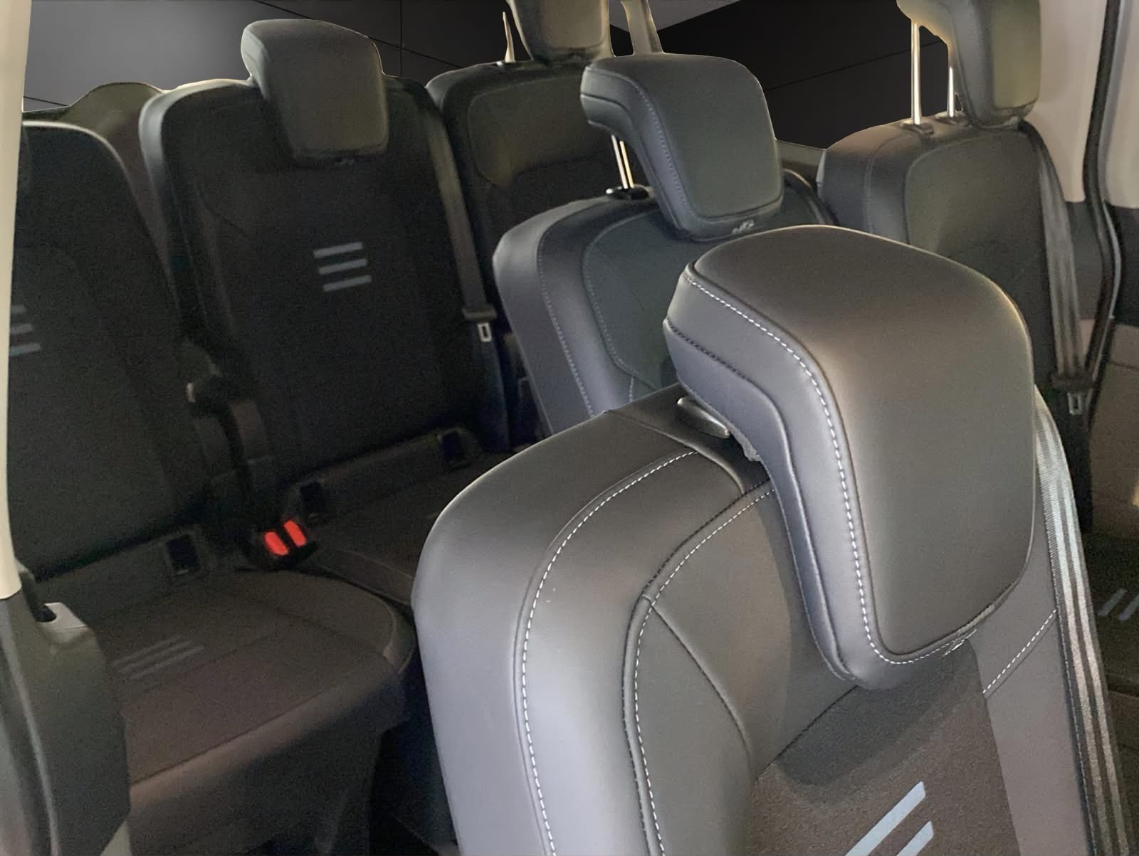 FORD Tourneo Bus 320 L1H1 Active Automat 4x4-image-14
