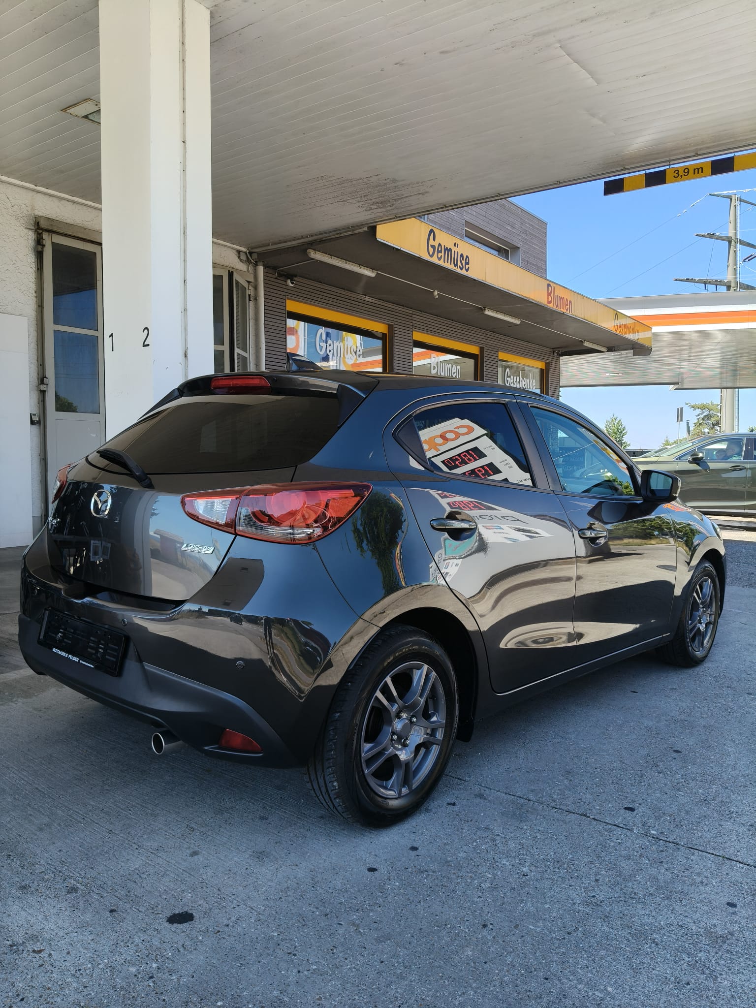 MAZDA 2 SKYACTIV-G 115 Revolution-image-4